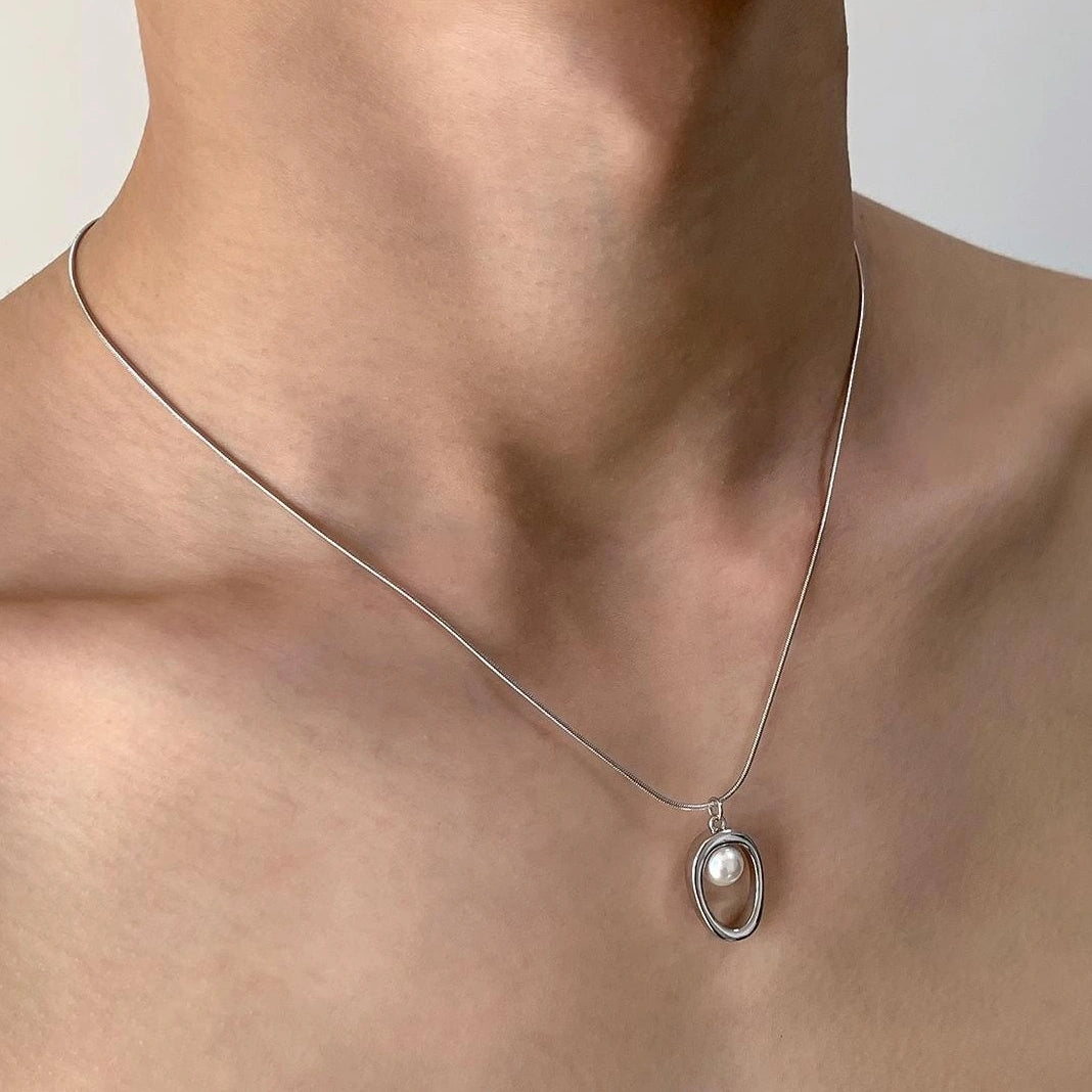Accessories Elegant Hollow Teardrop Pearl Pendant Necklace