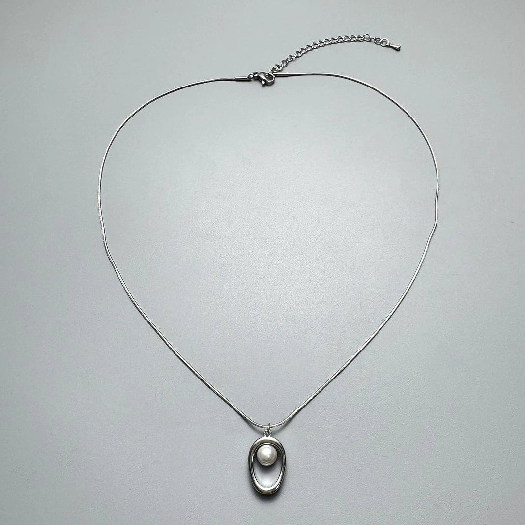 Accessories Elegant Hollow Teardrop Pearl Pendant Necklace