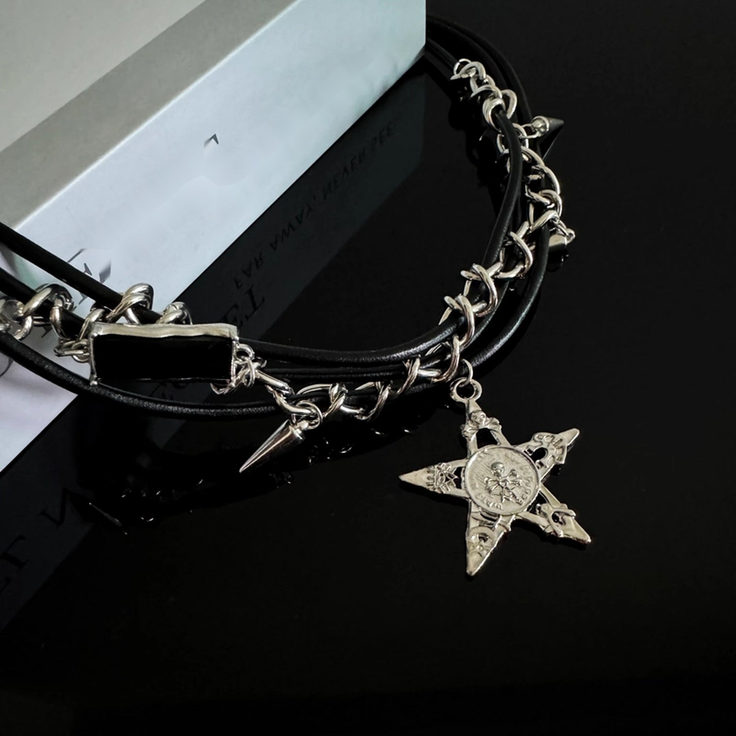 Accessories_Gothic_Star_Rivet_Choker_Necklace_MISSTT