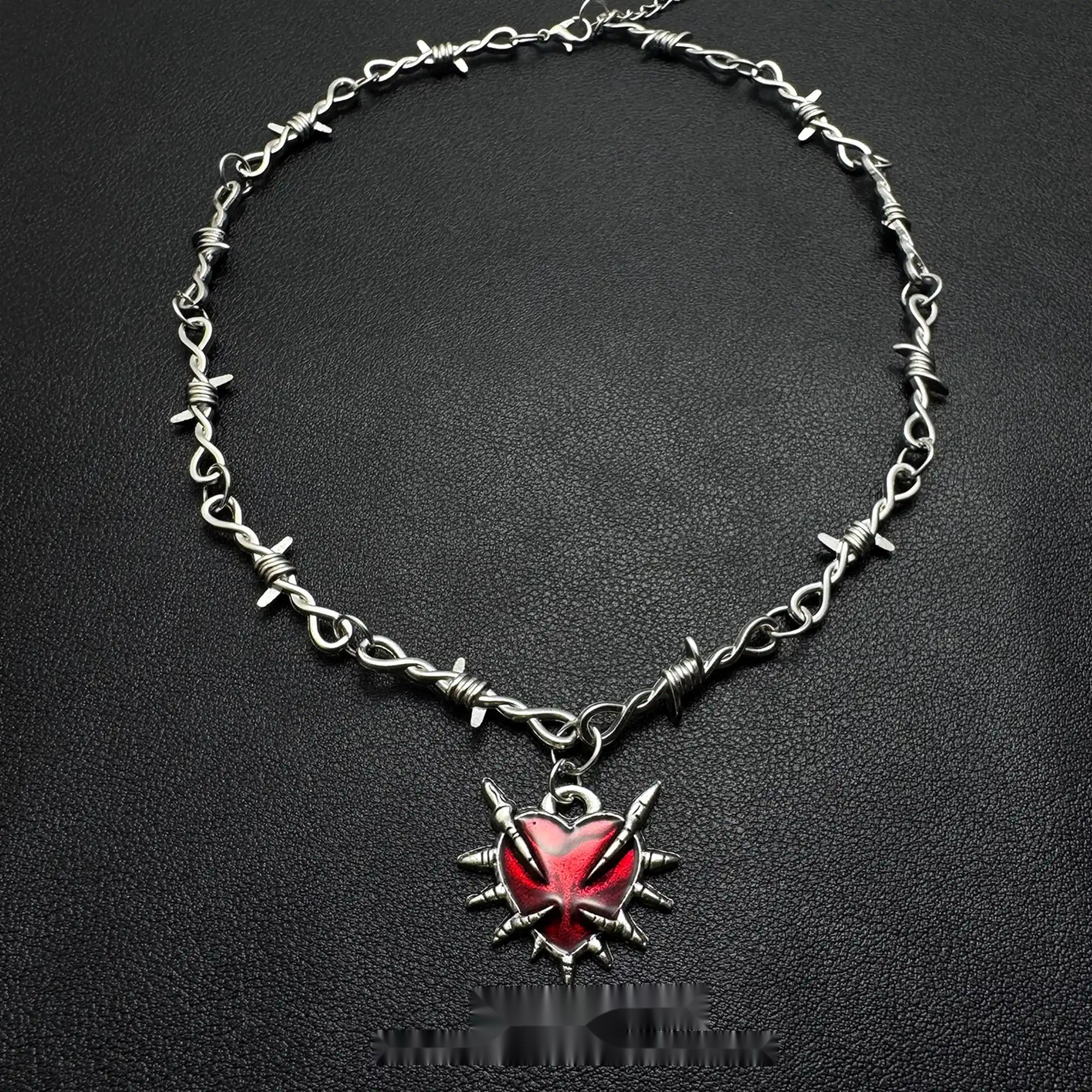 Accessories_Gothic_Thorn_Heart_Choker_Necklace_MISSTT