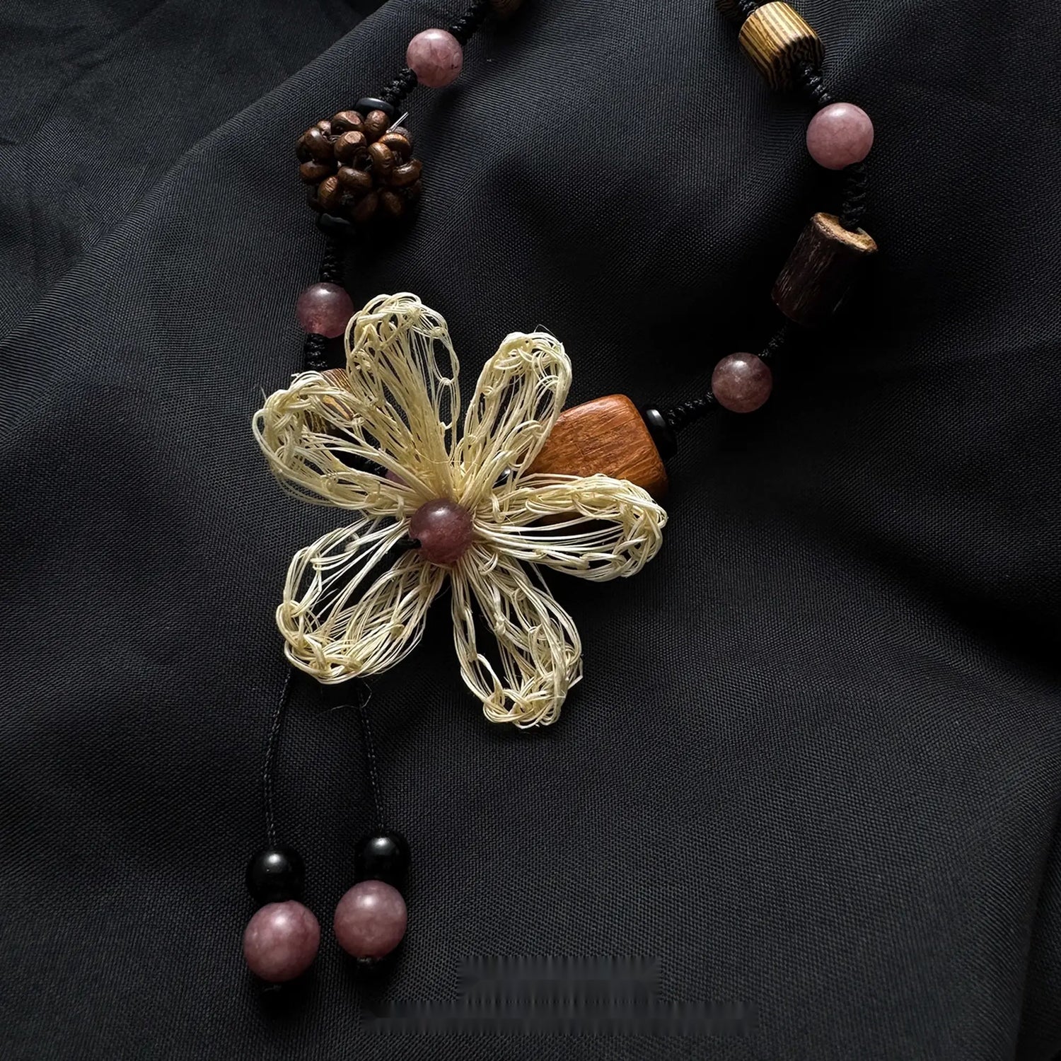 Accessories_Handwoven_Floral_Wood_Pendant_Necklace_MISSTT