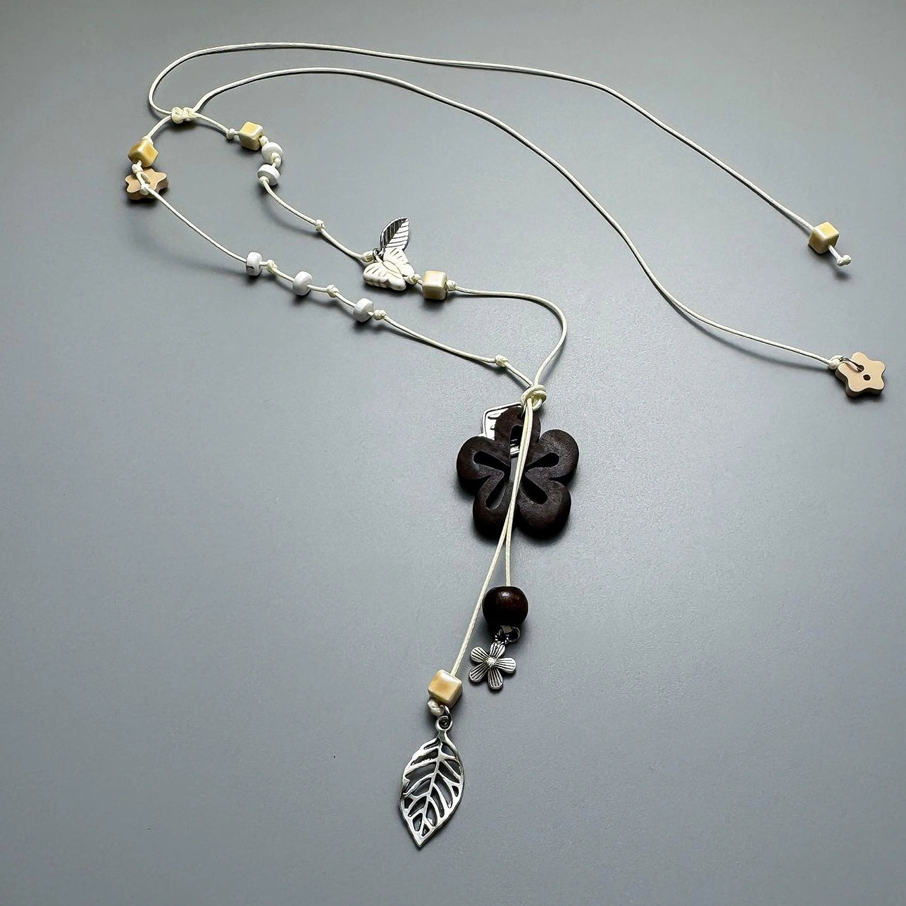 Accessories Handwoven Rope Wood Flower Pendant Necklace