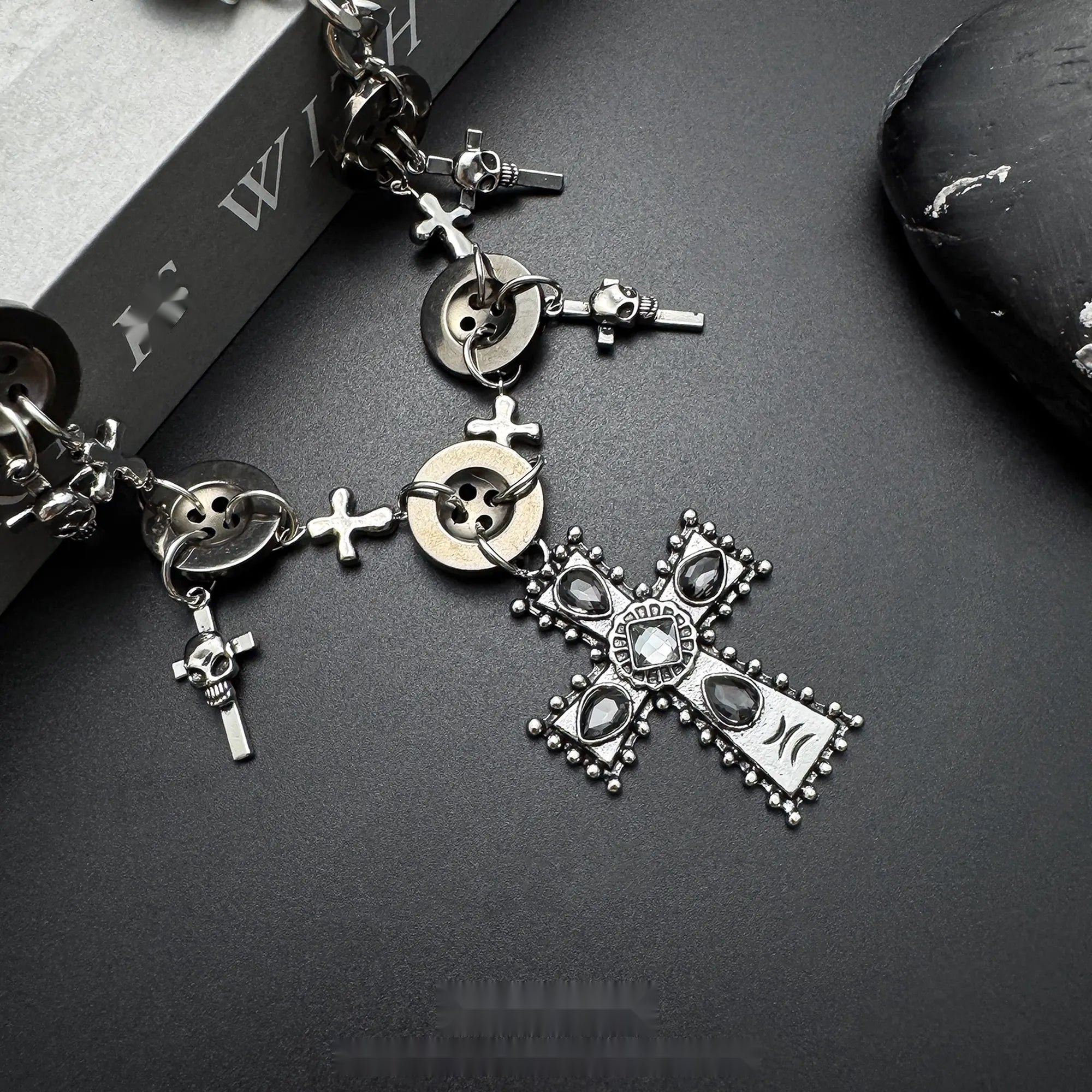 Accessories_Heavy_Workmanship_Cross_Punk_Choker_MISSTT