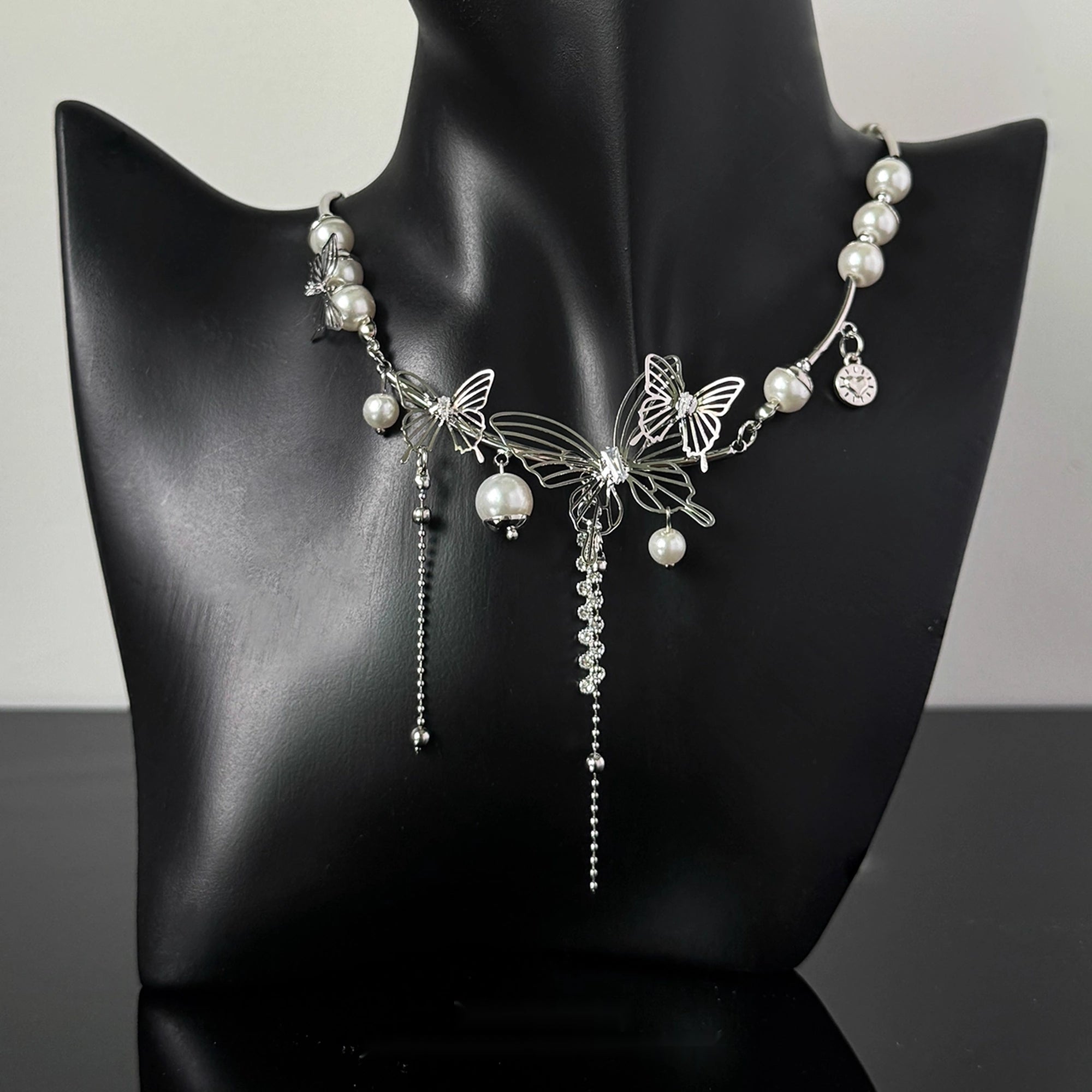 Accessories_Hollow_Butterfly_Pearl_Y2K_Fringe_Choker_MISSTT
