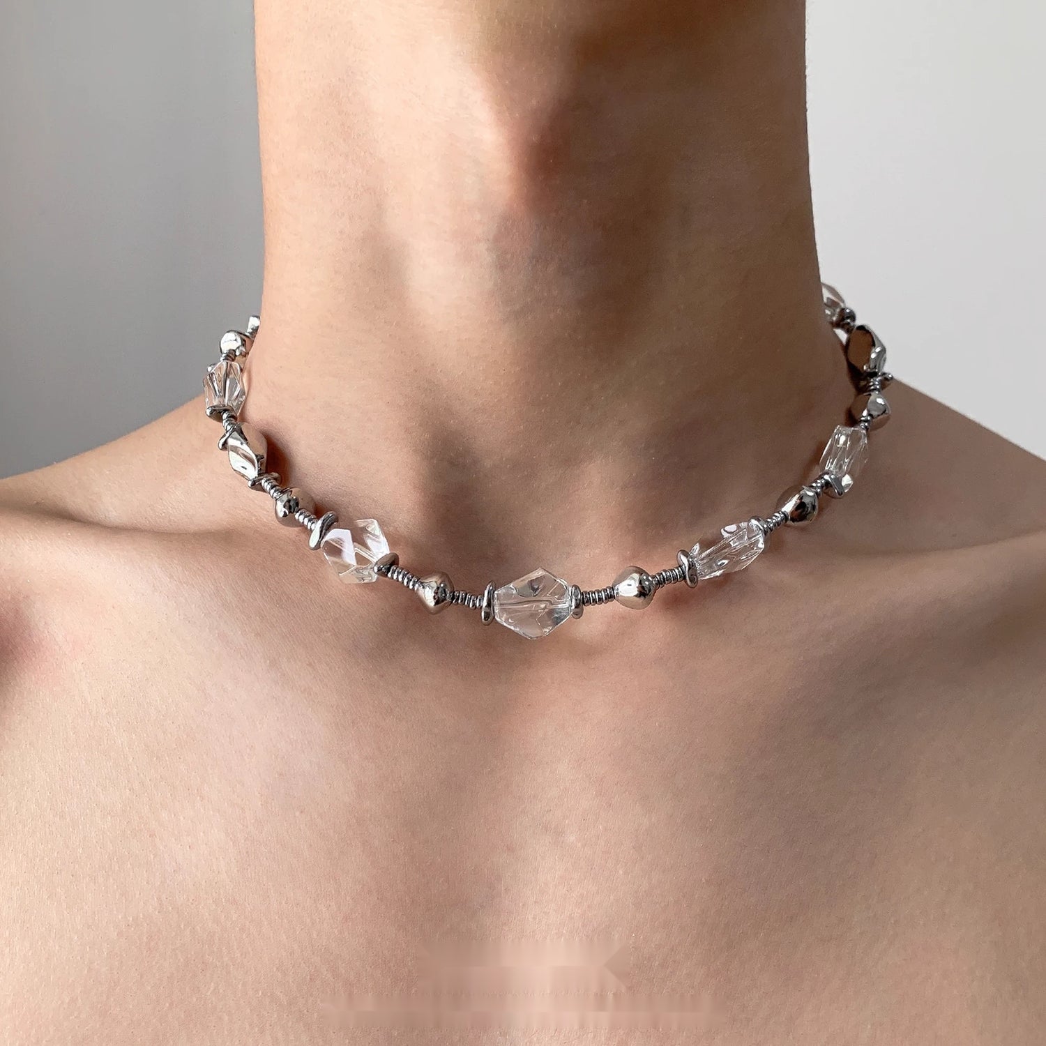 Accessories_Irregular_Transparent_Beaded_Chain_With_Metal_Accents_MISSTT