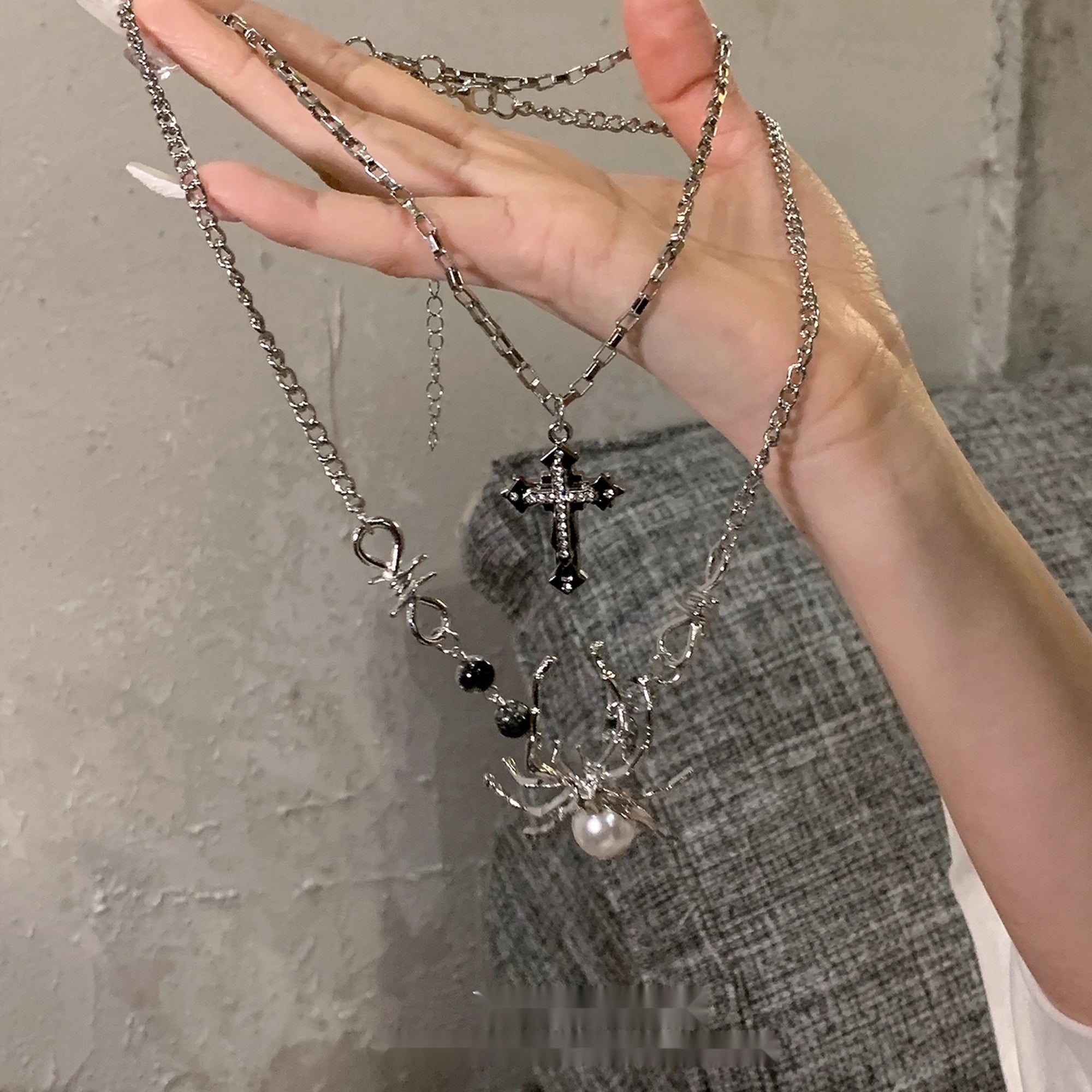 Accessories_Layered_Cross_Spider_Choker_Necklace_MISSTT
