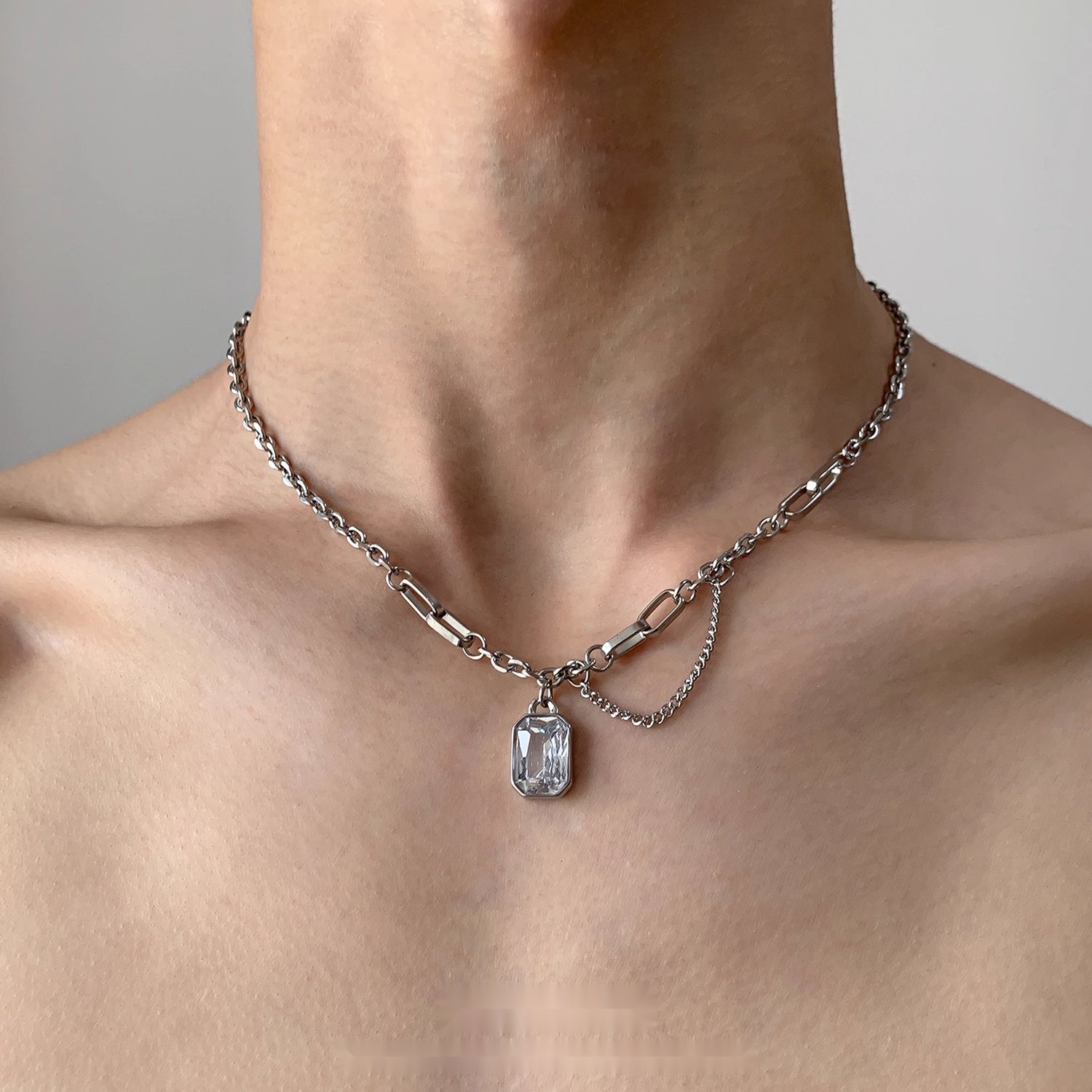 Accessories_Layered_Sparkling_Zircon_Choker_Necklace_MISSTT