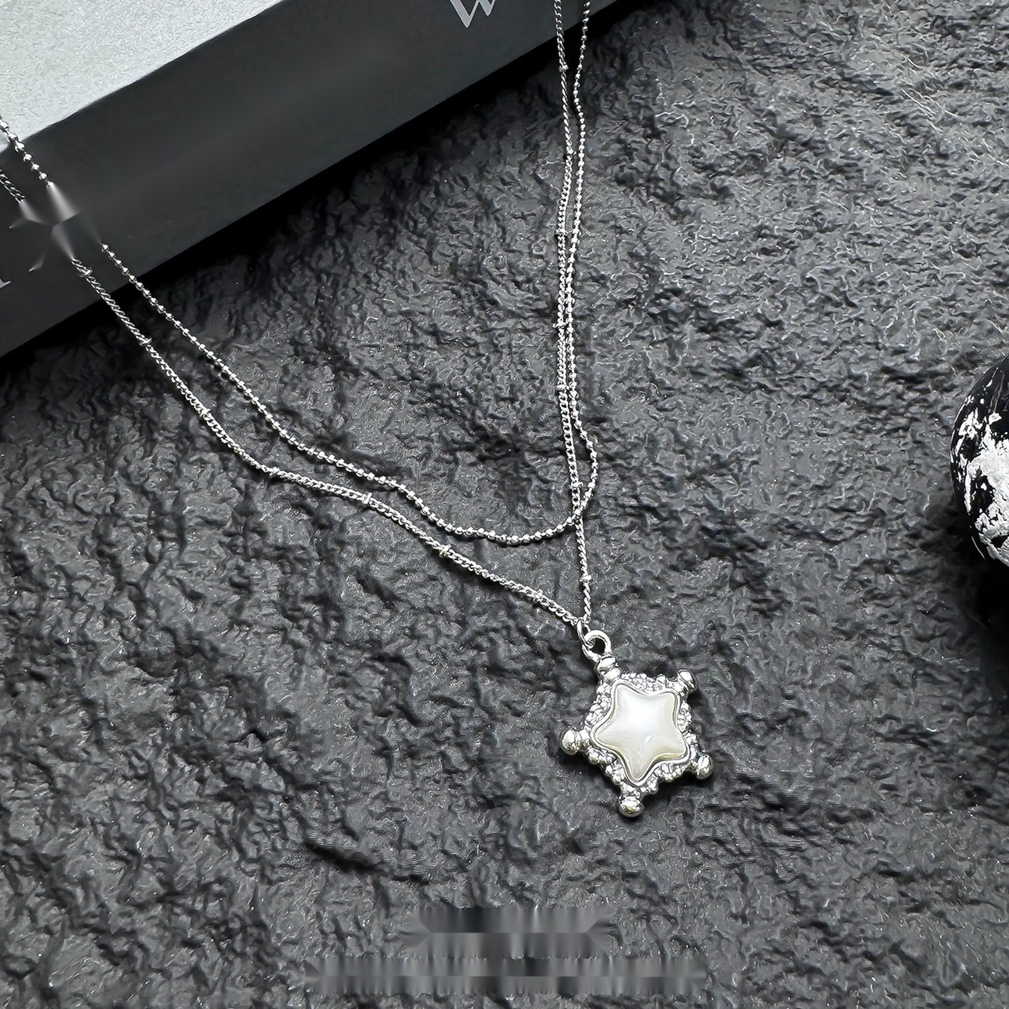 Accessories_Layered_Star_Pendant_Necklace_MISSTT