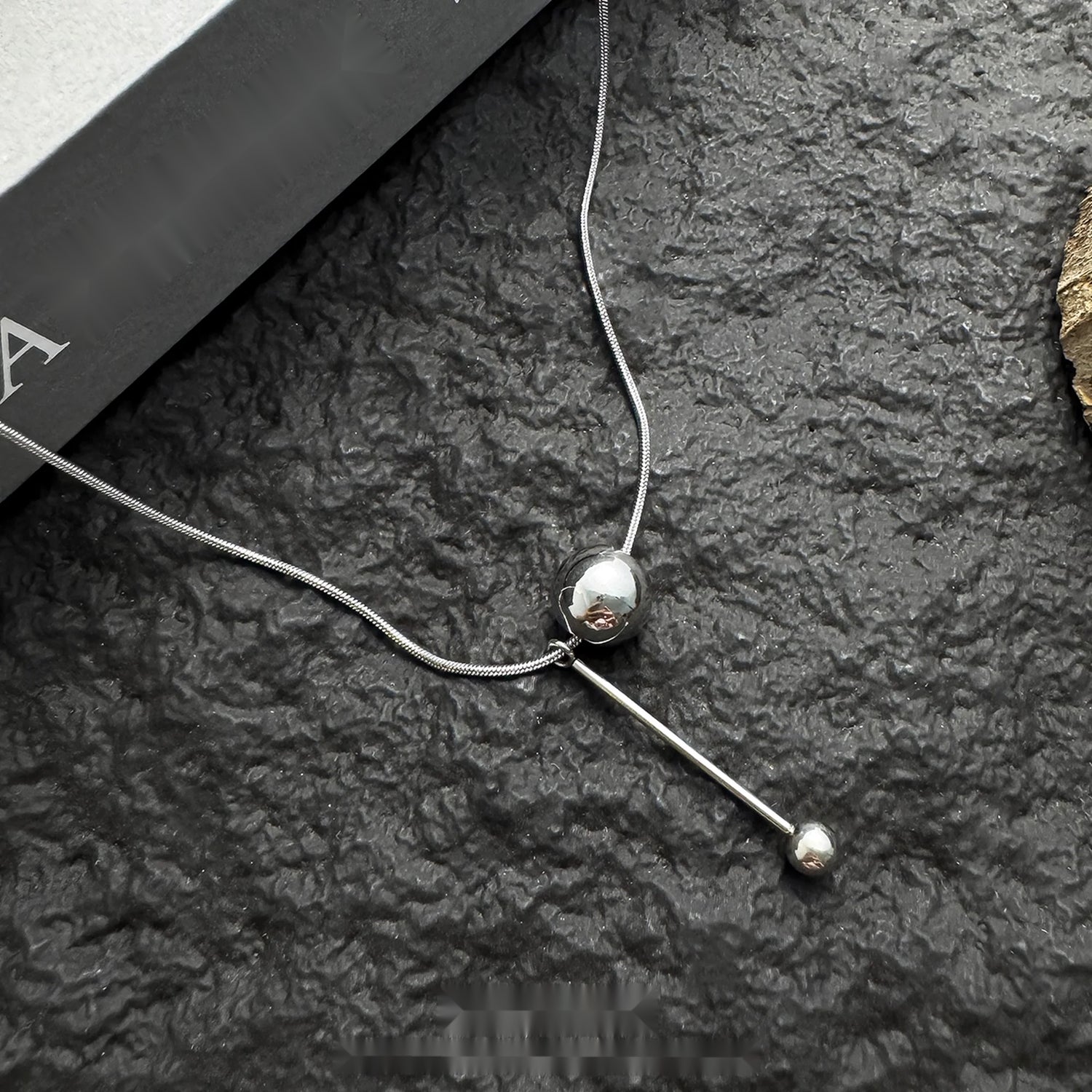 Accessories_Minimalist_Pendant_Necklace_MISSTT