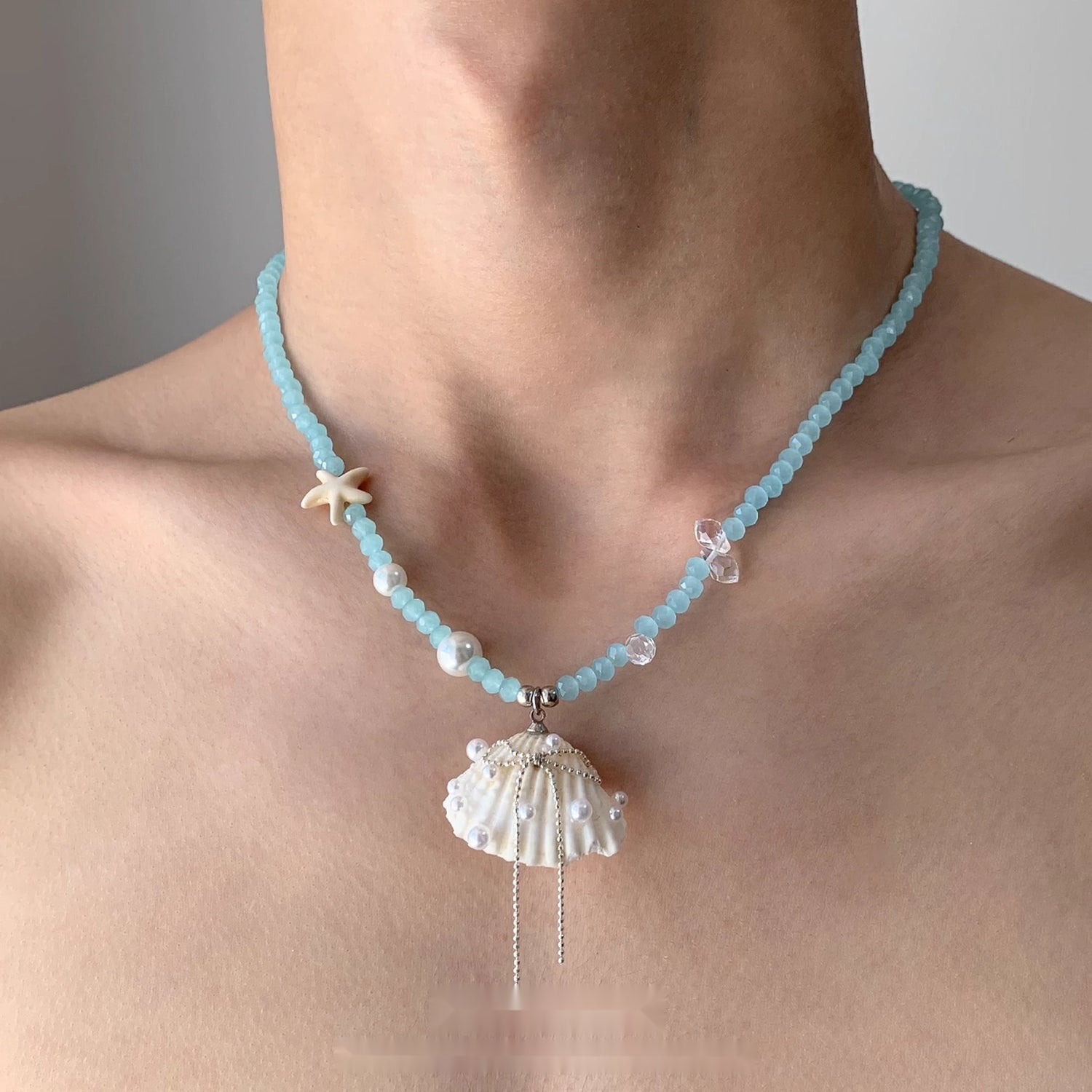 Accessories_Ocean_Breeze_Shell_Necklace_With_Blue_Crystal_MISSTT