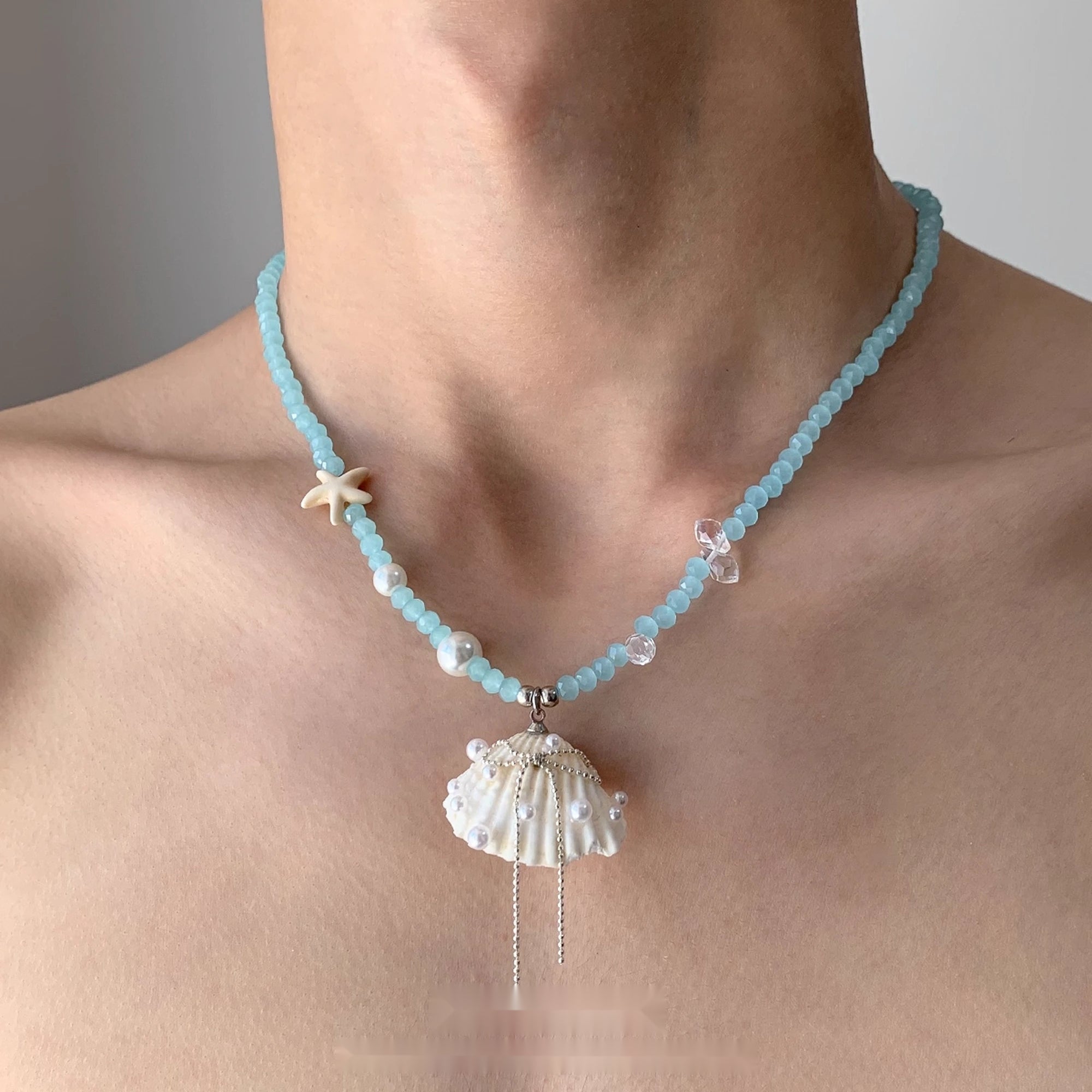 Accessories_Ocean_Breeze_Shell_Necklace_With_Blue_Crystal_MISSTT