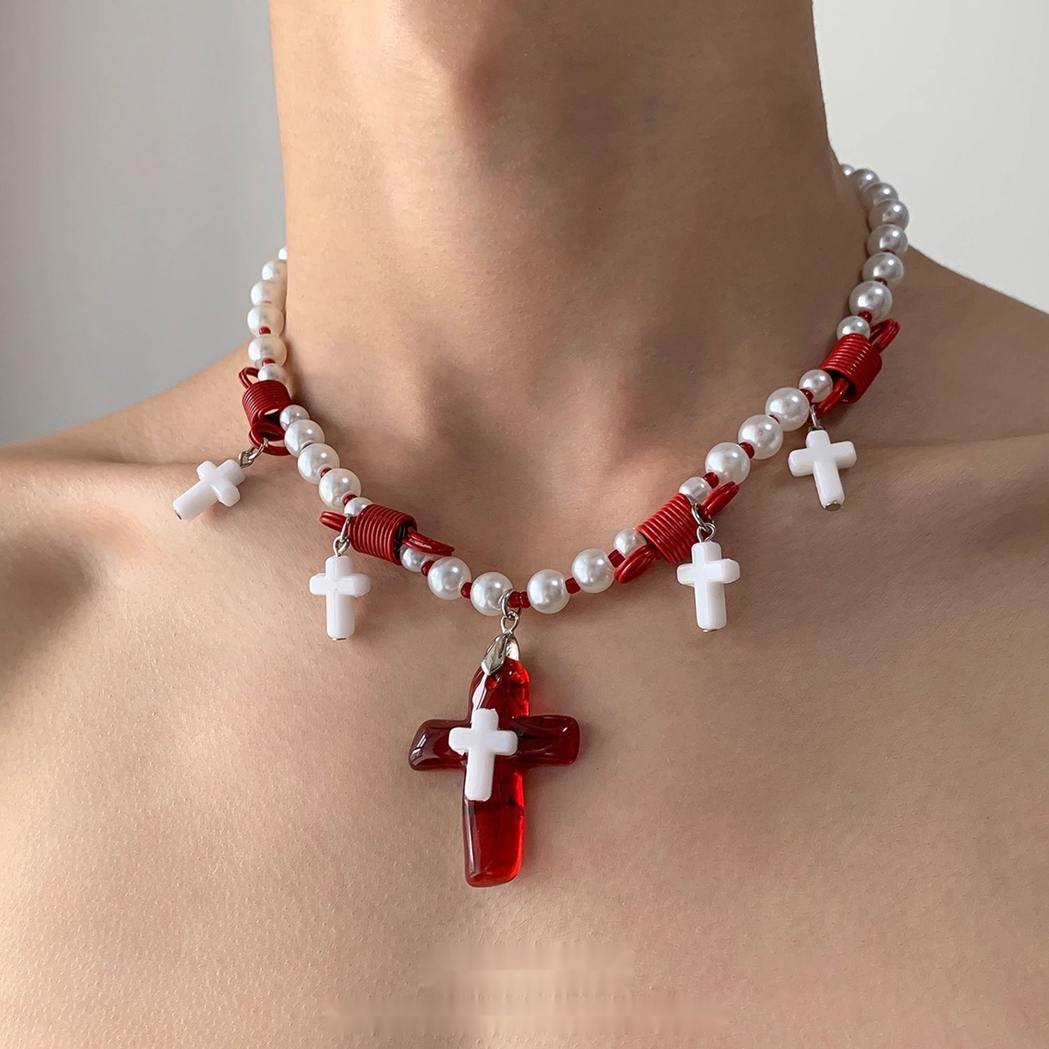 Accessories_Pearl_Cross_Pendant_Choker_Necklace_MISSTT