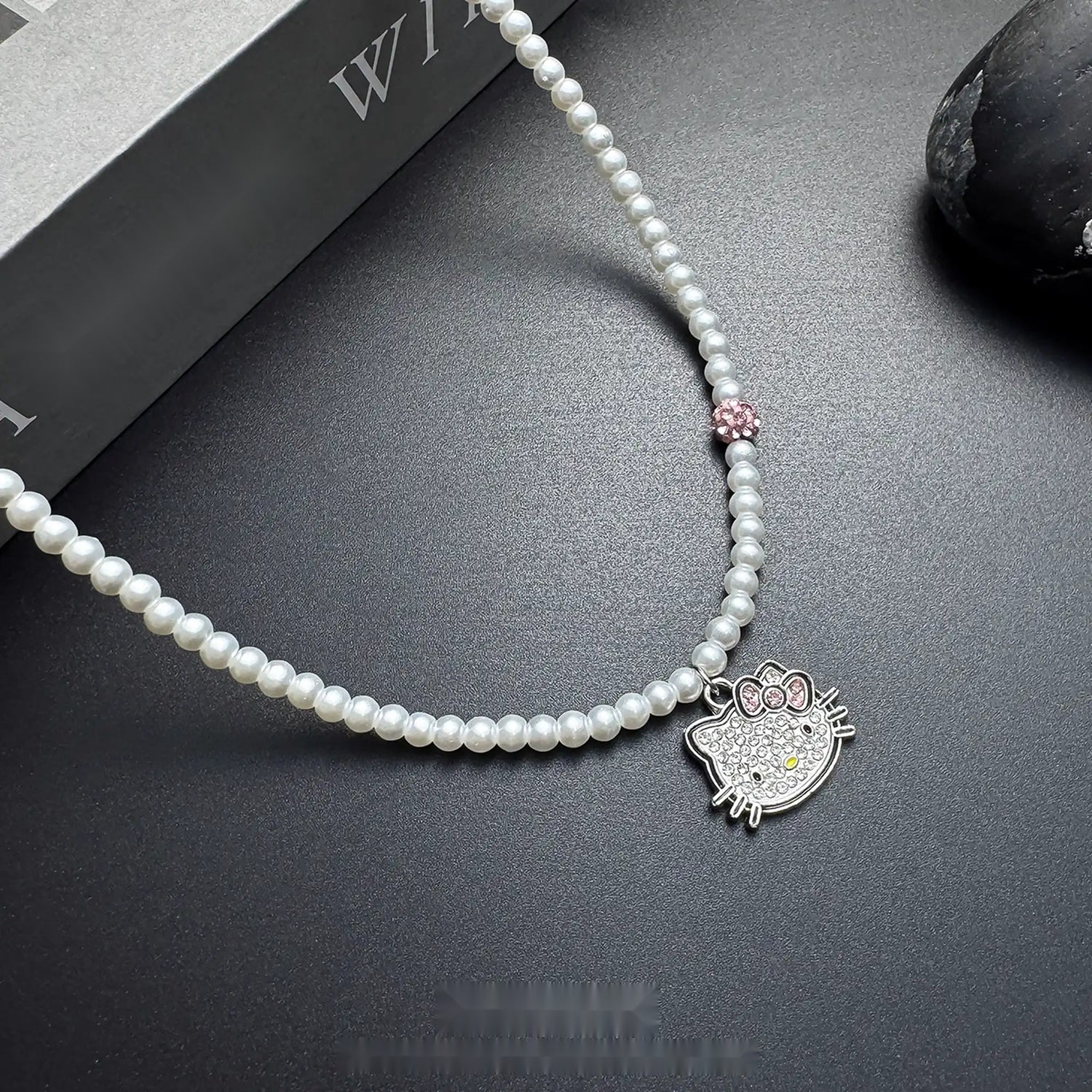 Accessories_Pearl_Kt_Cat_Pendant_Choker_Necklace_MISSTT