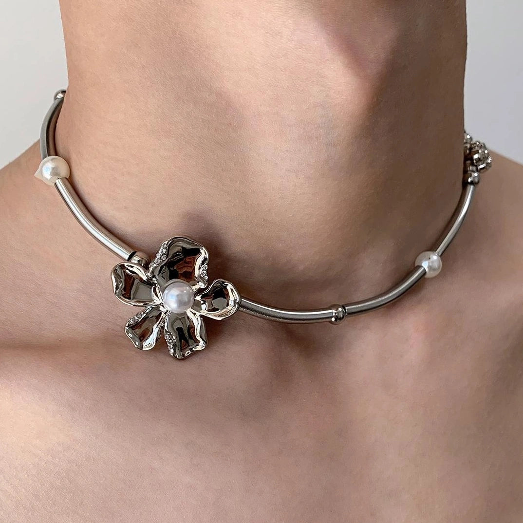 Accessories Pearl Petal Choker Necklace