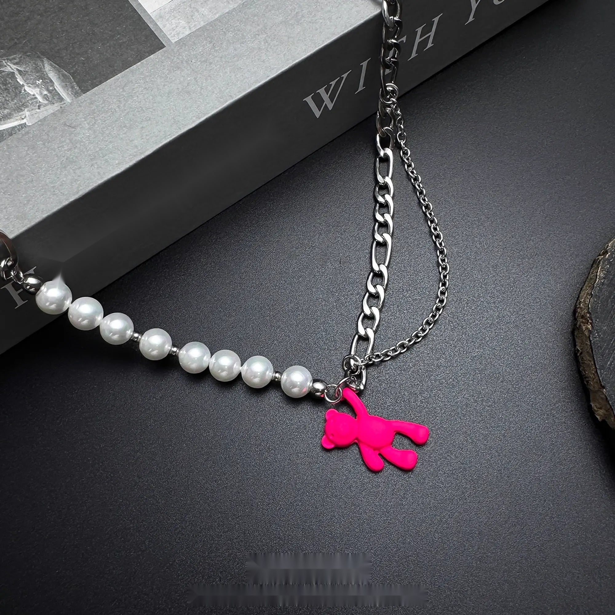 Accessories_Pink_Dopamine_Bear_Pearl_Choker_Necklace_MISSTT