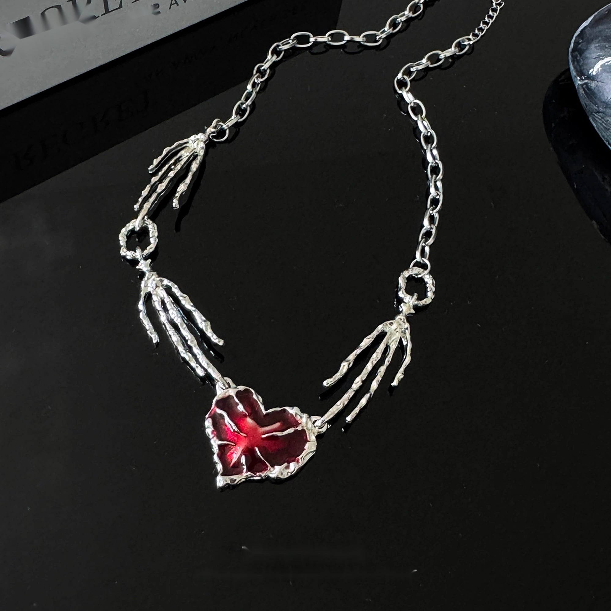 Accessories_Punk_Red_Heart_Choker_Necklace_MISSTT