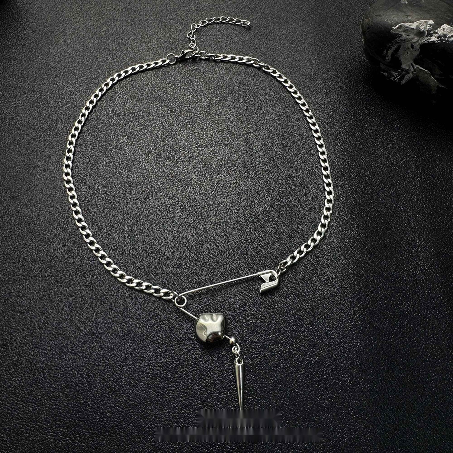 Accessories_Punk_Rivet_Pin_Pendant_Necklace_MISSTT