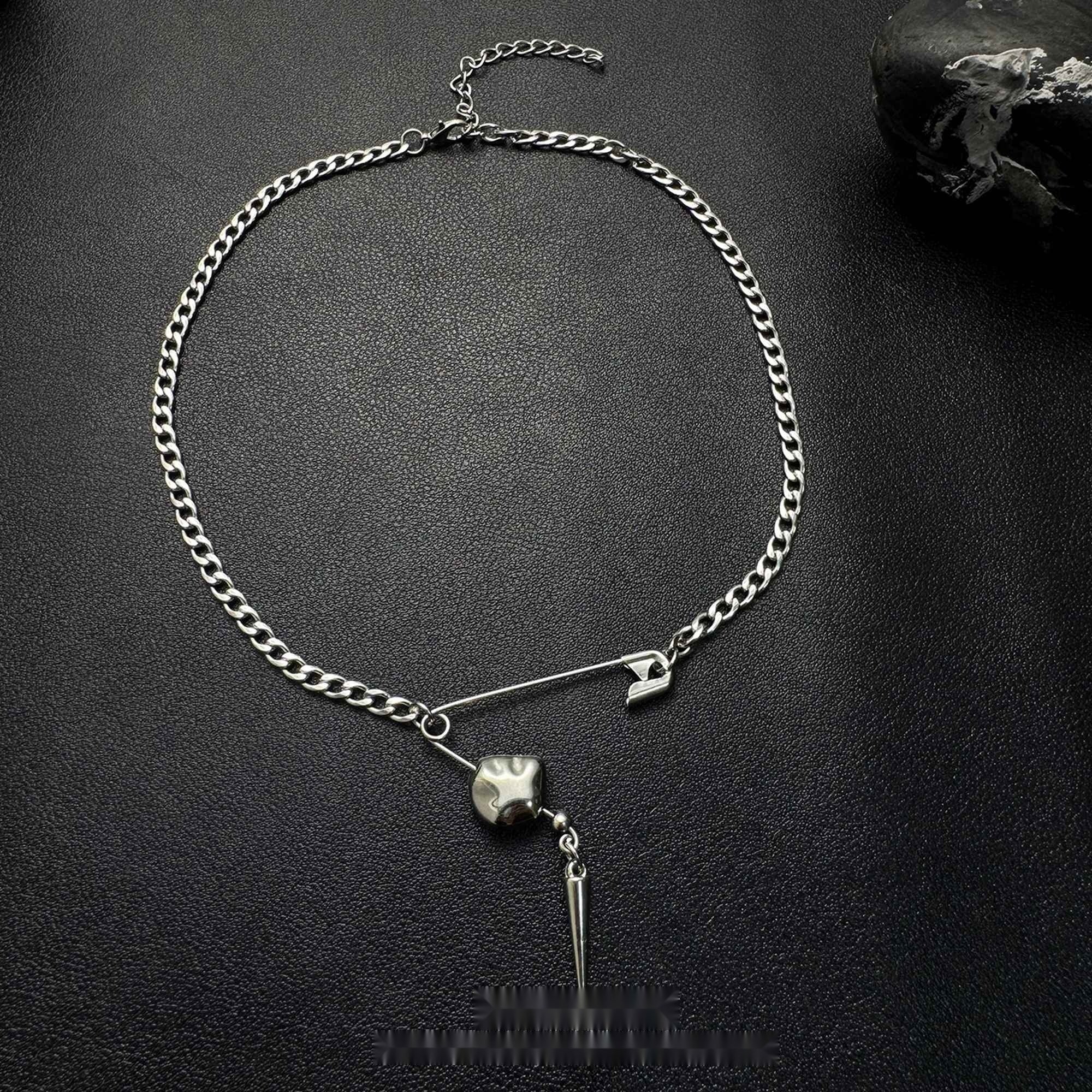 Accessories_Punk_Rivet_Pin_Pendant_Necklace_MISSTT