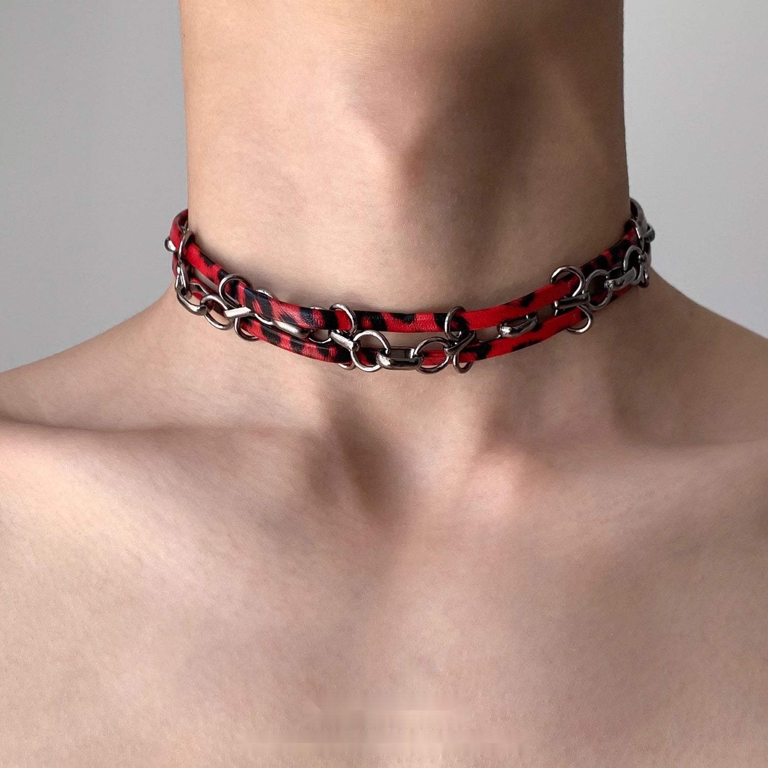 Accessories_Red_Leopard_Choker_Necklace_MISSTT