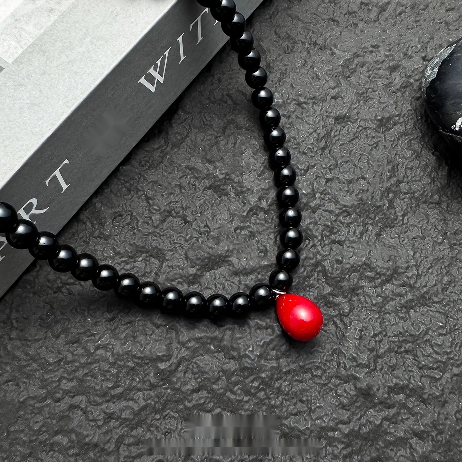 Accessories_Red_Teardrop_Beaded_Choker_Necklace_MISSTT