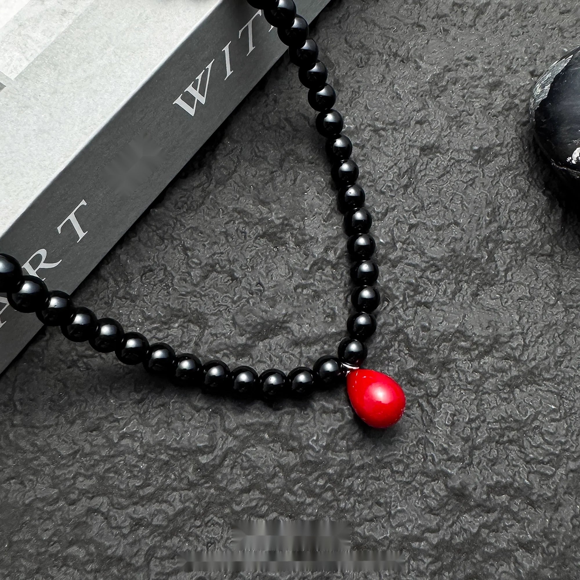 Accessories_Red_Teardrop_Beaded_Choker_Necklace_MISSTT