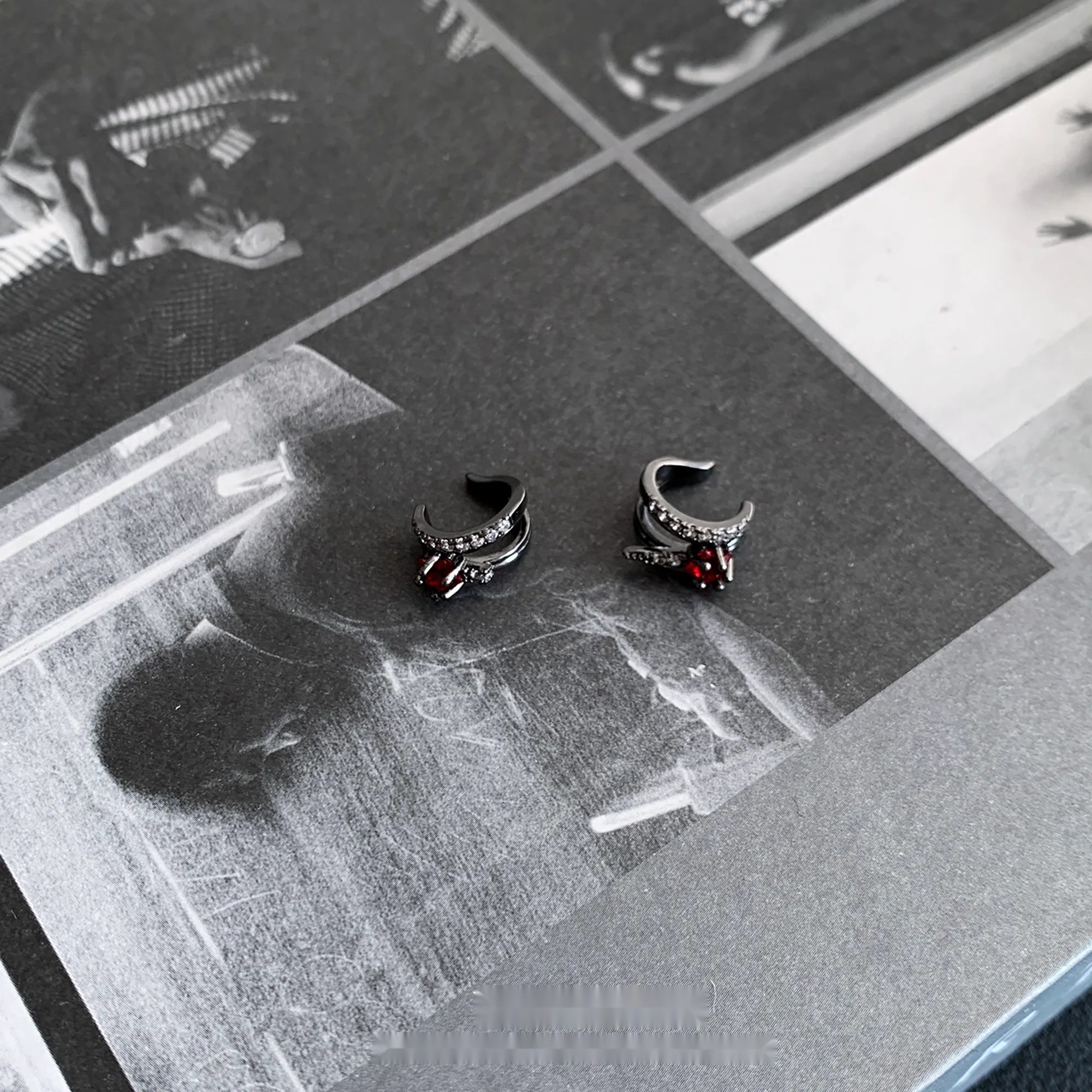 Accessories_Red_Zircon_Punk_Ear_Climber_No_Piercing_MISSTT