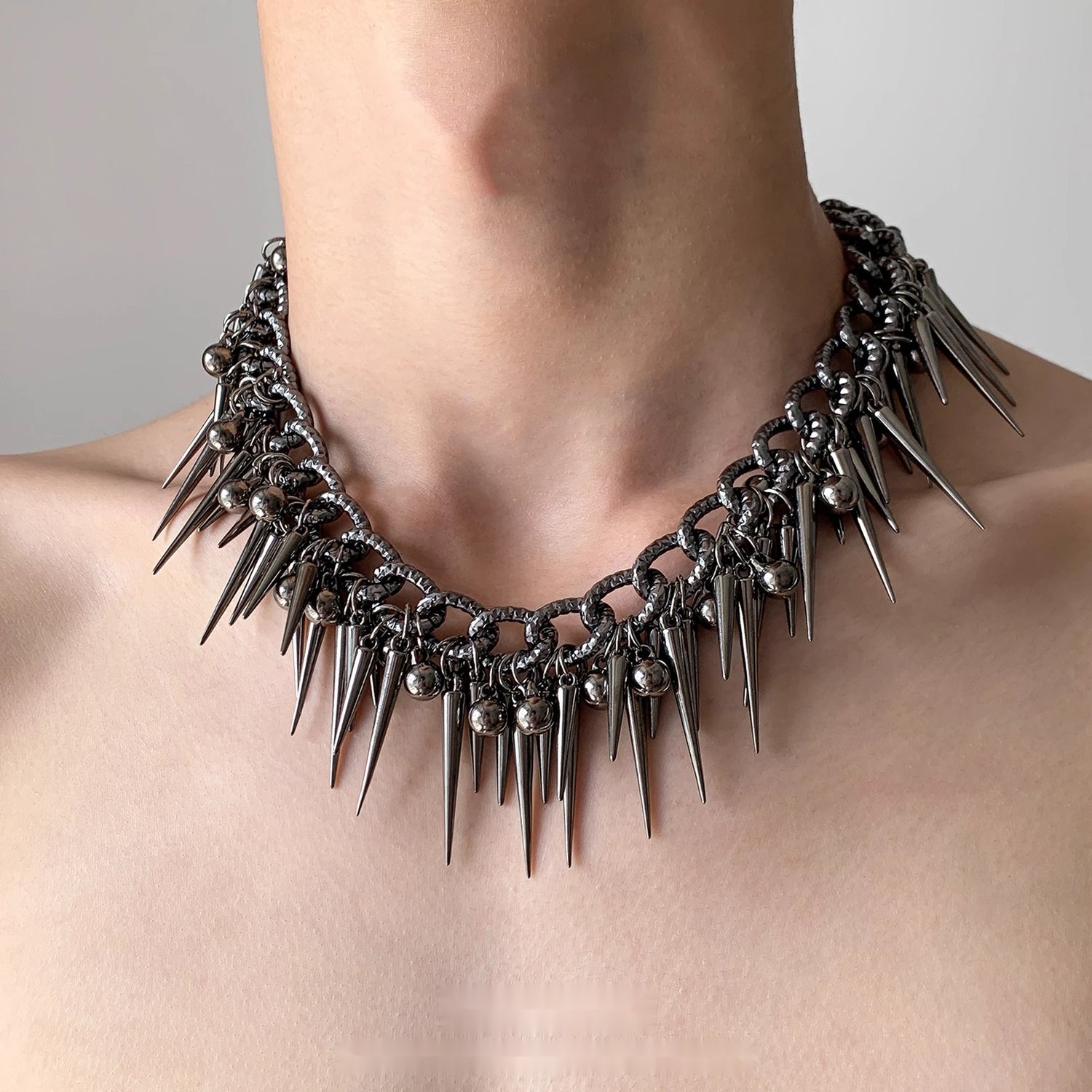 Accessories_Rivet_Bead_Fringe_Statement_Necklace_MISSTT