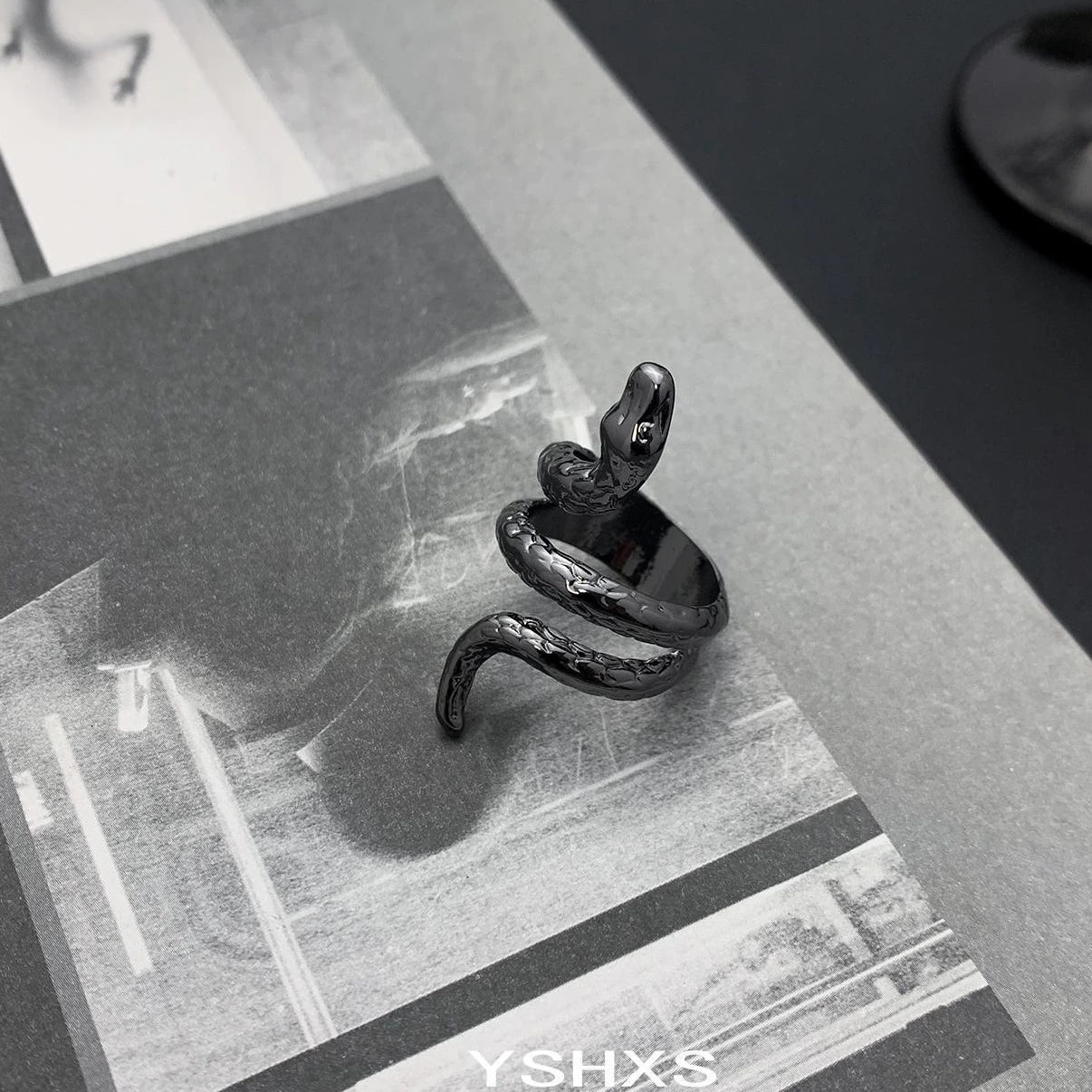 Accessories Serpent Coil Ring