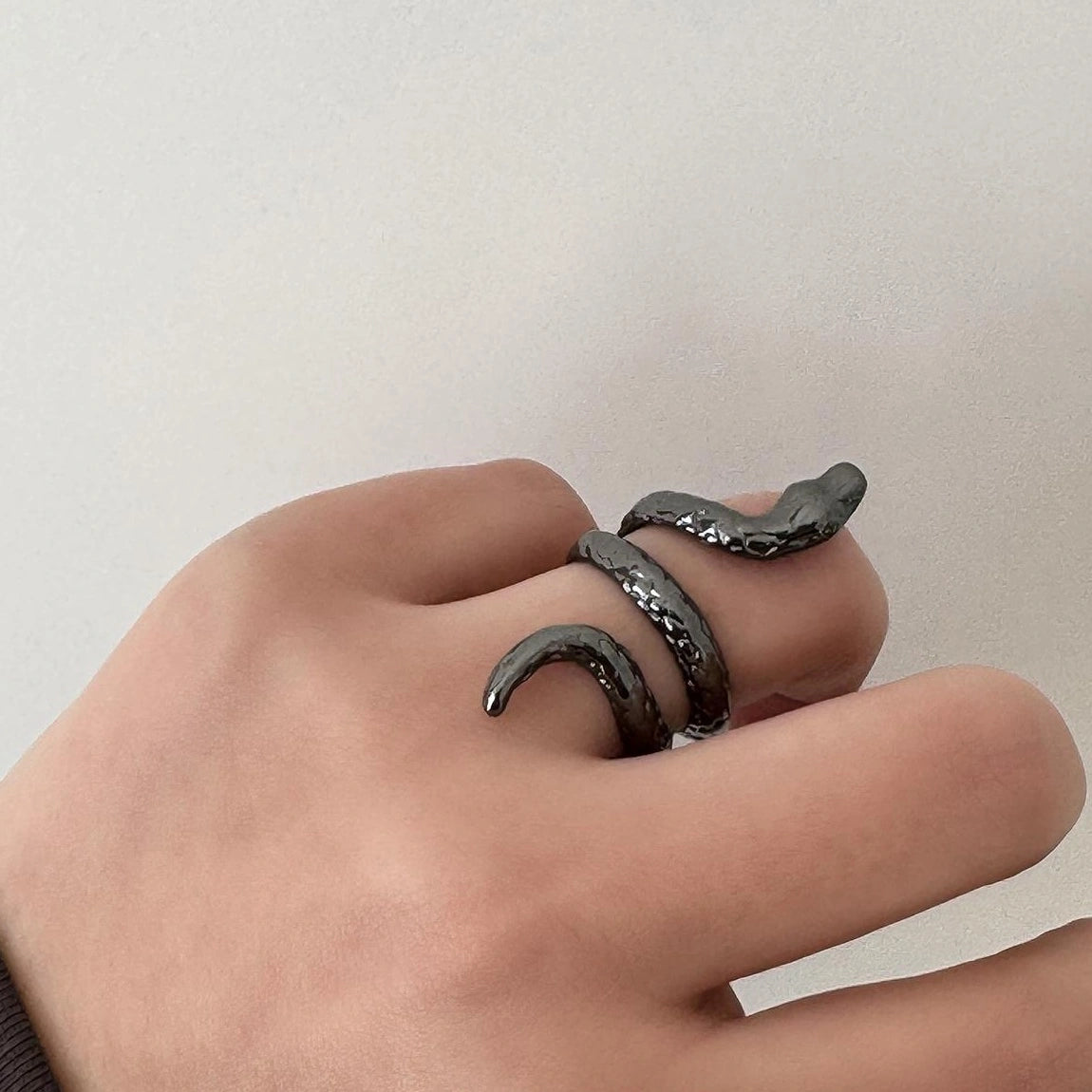 Accessories Serpent Coil Ring