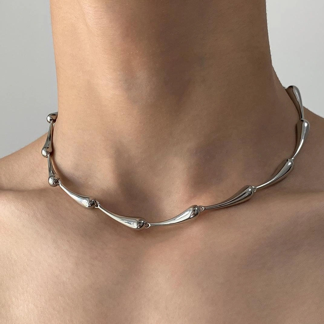 Accessories Sleek Metallic Silver Teardrop Bamboo Necklace