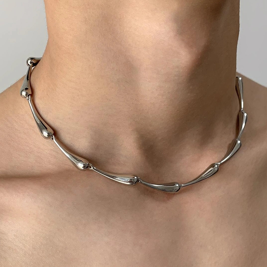 Accessories Sleek Metallic Silver Teardrop Bamboo Necklace