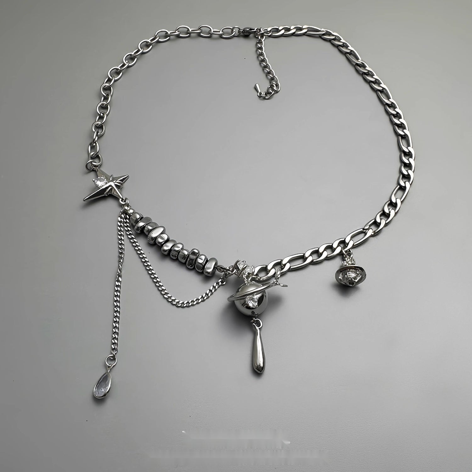 Accessories_V-neck_T-shirt_With_Statement_Chain_With_Tassels_And_Beads
Long_Sleeve_T-shirt_With_Statement_Chain_With_Tassels_And_Beads_MISSTT