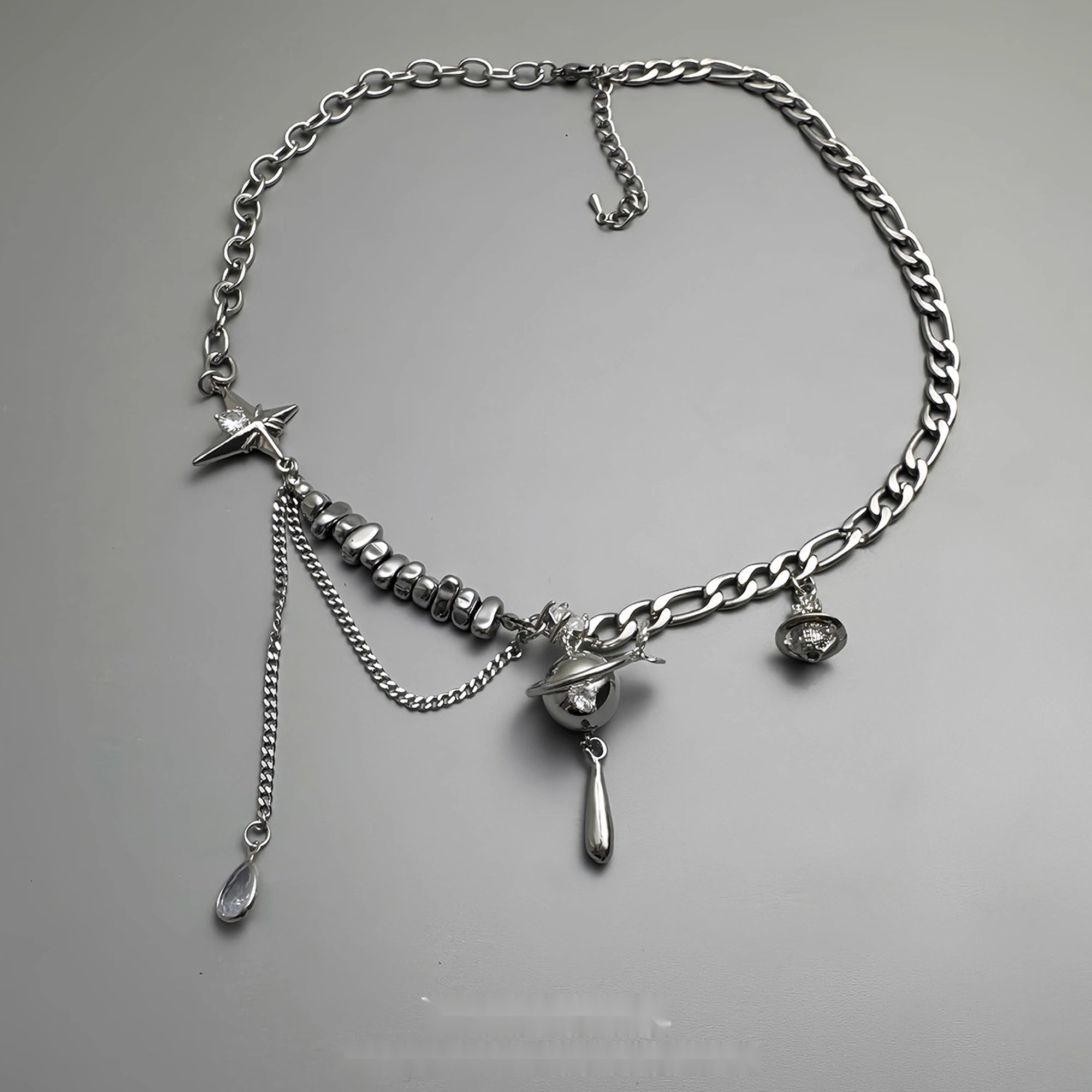 Accessories_V-neck_T-shirt_With_Statement_Chain_With_Tassels_And_Beads
Long_Sleeve_T-shirt_With_Statement_Chain_With_Tassels_And_Beads_MISSTT