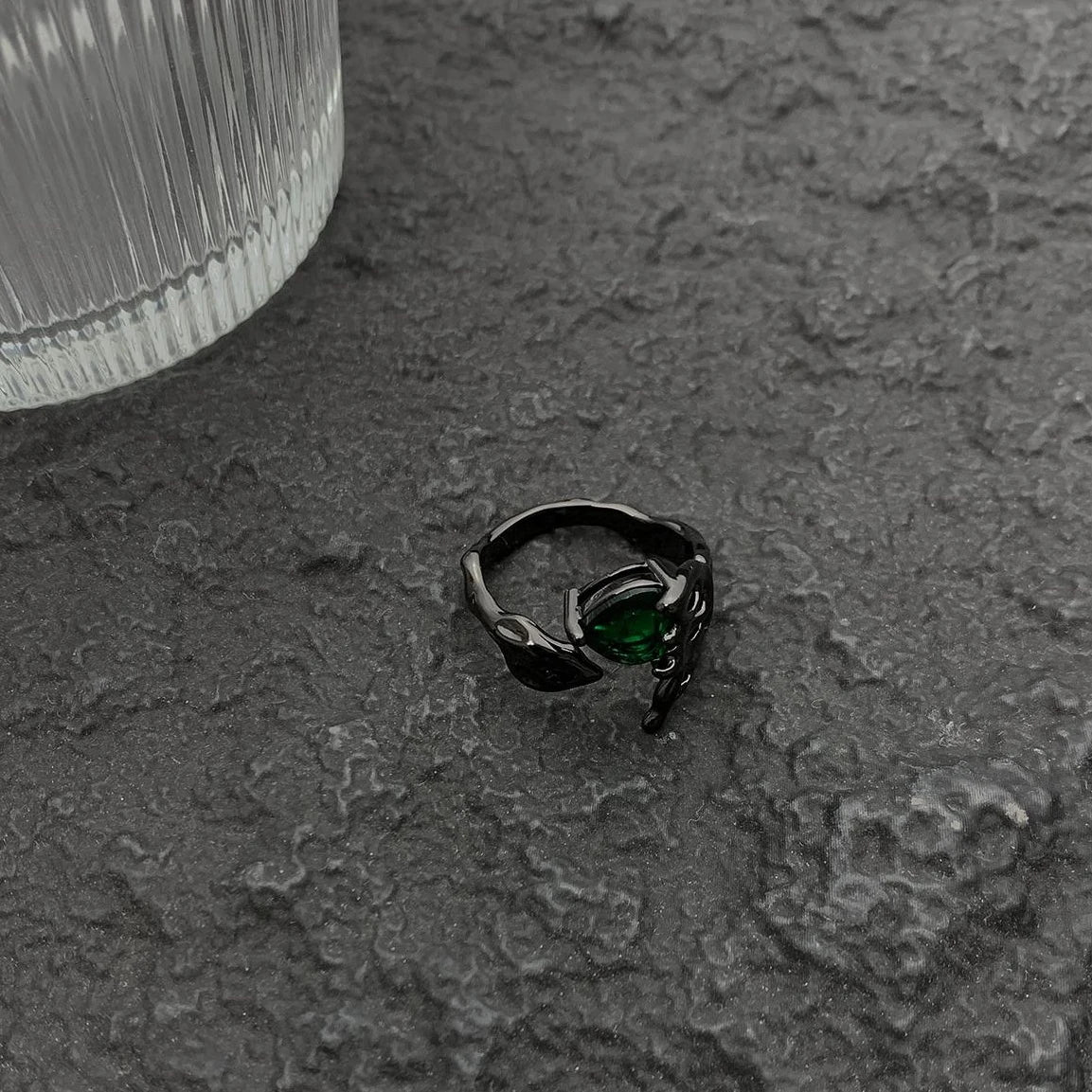 Accessories Vintage Art Deco Emerald Hollow Geometric Adjustable Ring