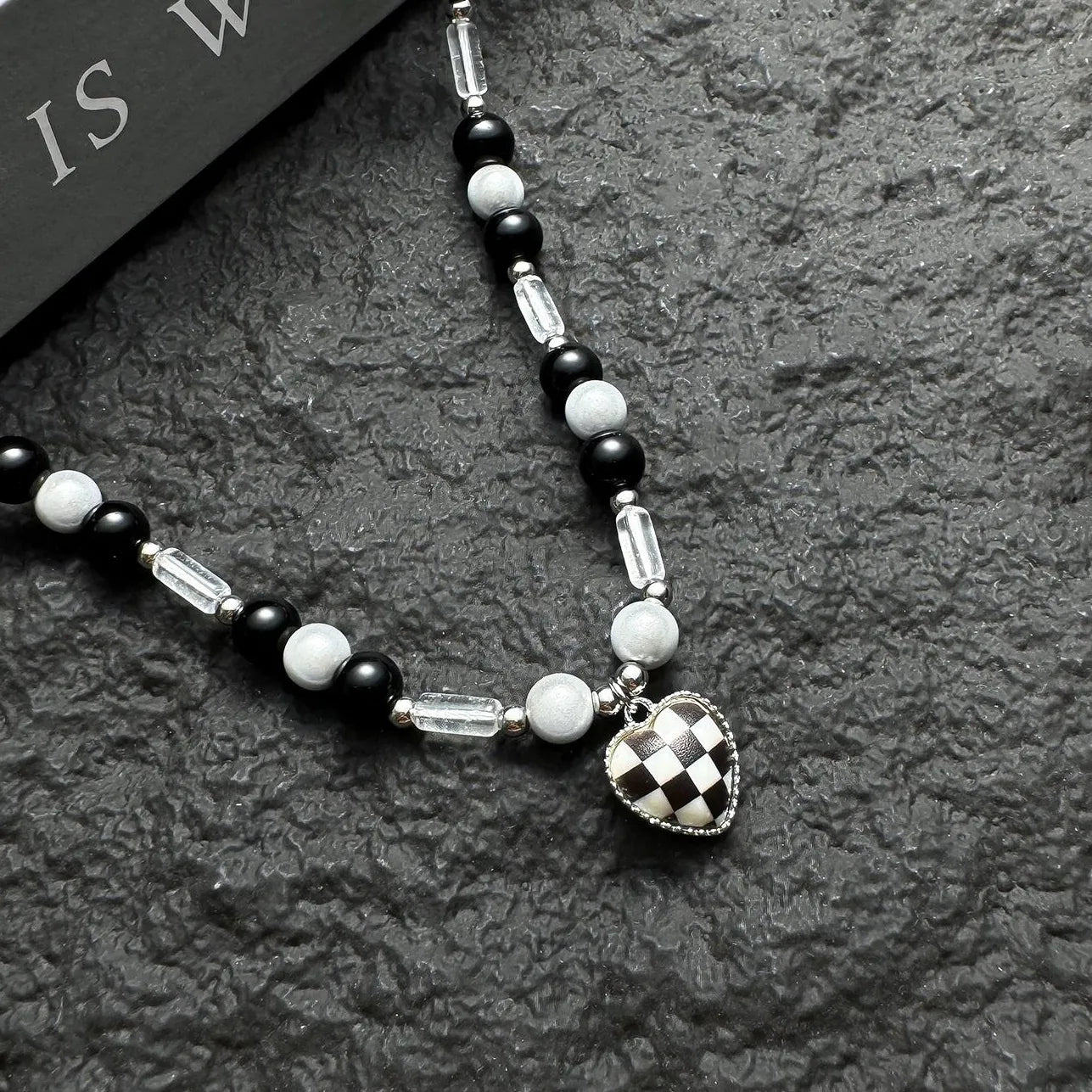 Accessories Vintage Beaded Grid Heart Pendant Necklace