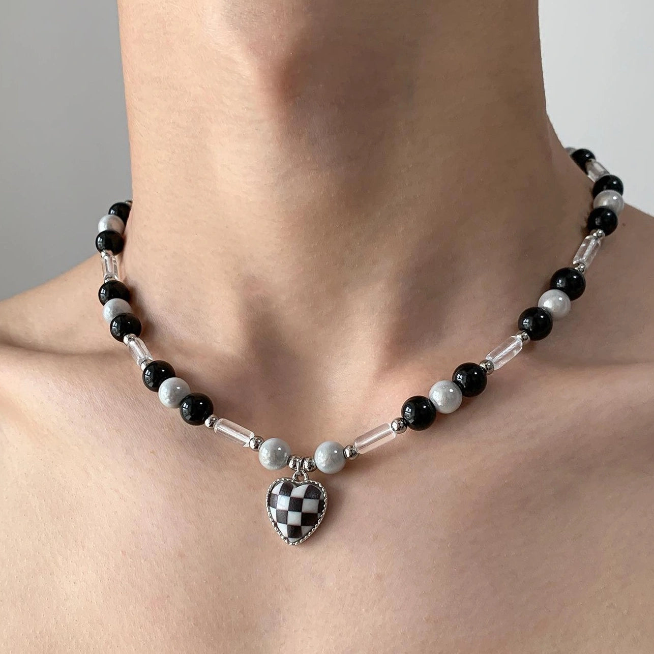 Accessories Vintage Beaded Grid Heart Pendant Necklace