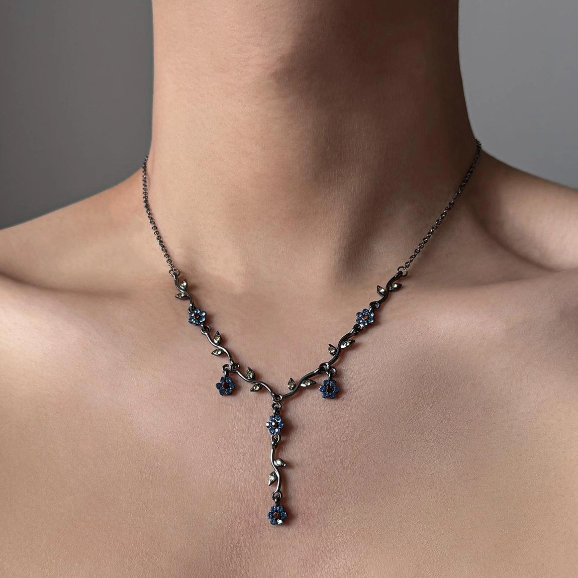 Vintage Blue Floral Pendant Necklace