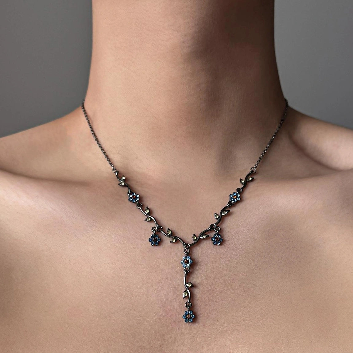Vintage Blue Floral Pendant Necklace