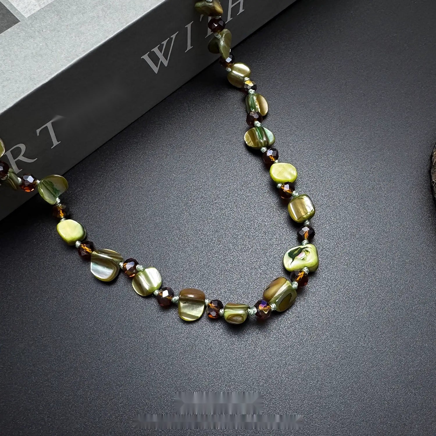 Accessories_Vintage_Green_Stone_Beaded_Choker_Necklace_MISSTT