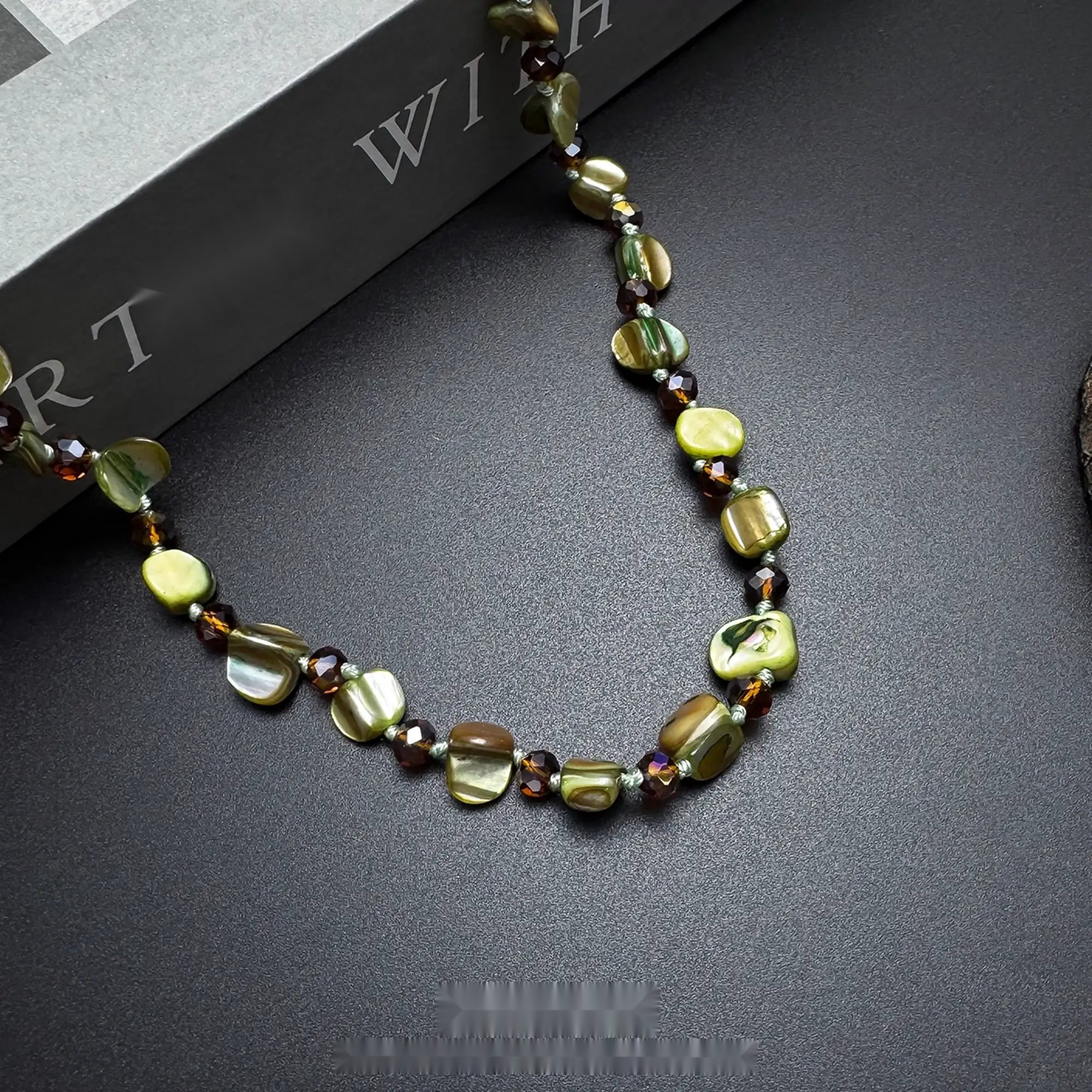Accessories_Vintage_Green_Stone_Beaded_Choker_Necklace_MISSTT