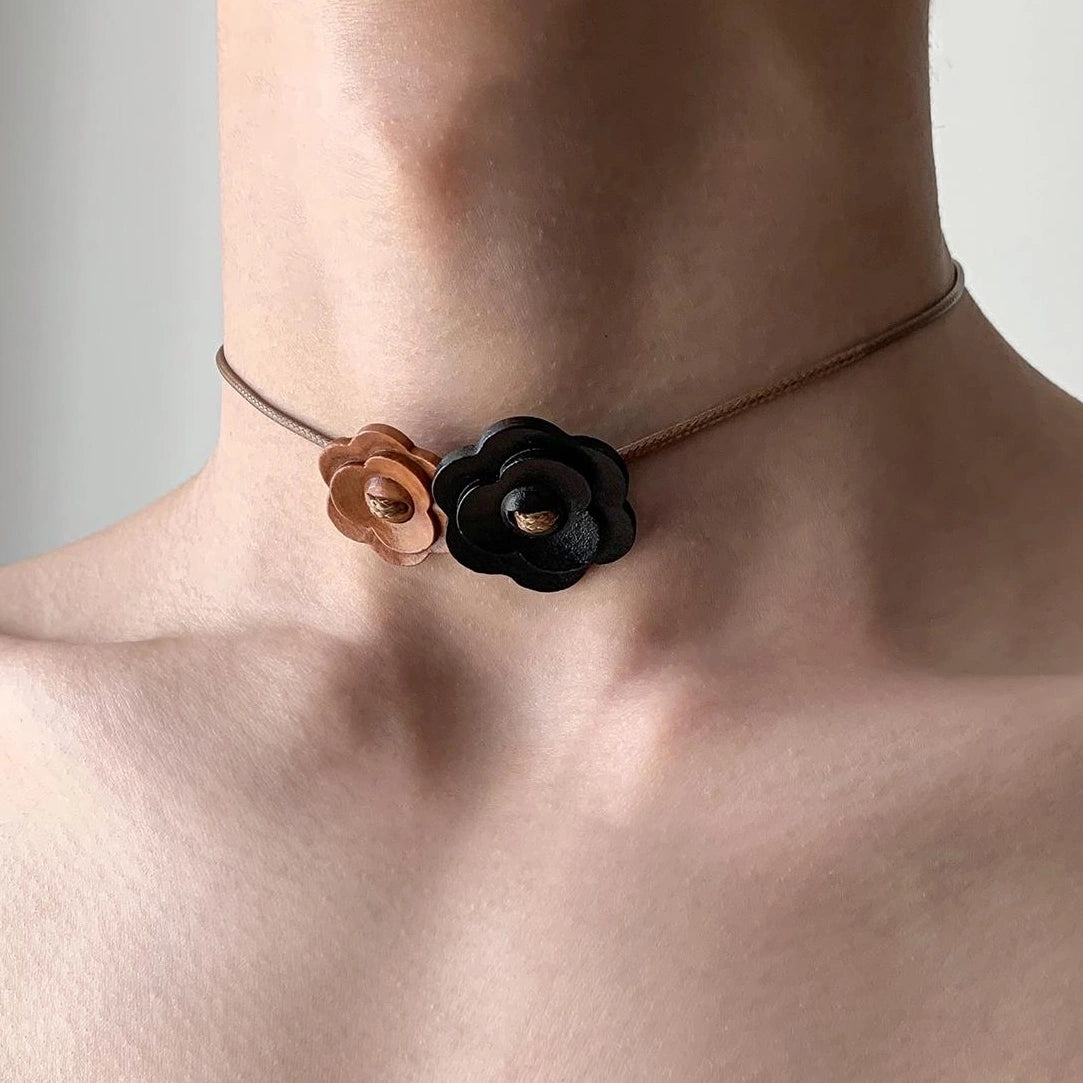 Accessories Wooden Flower Choker With Leather Lace Necklace