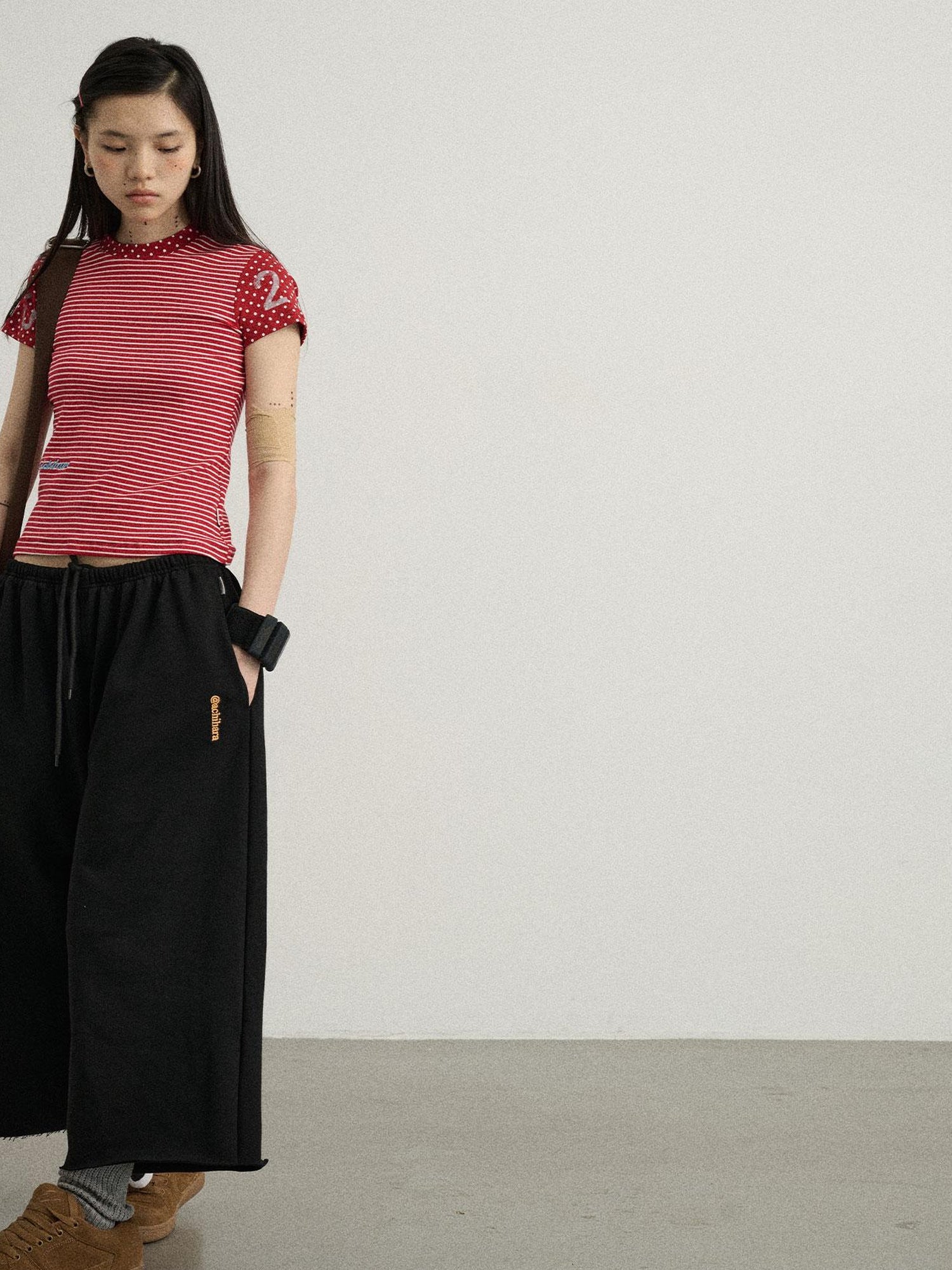 Achihara Achihara Distressed Hem Cargo Joggers