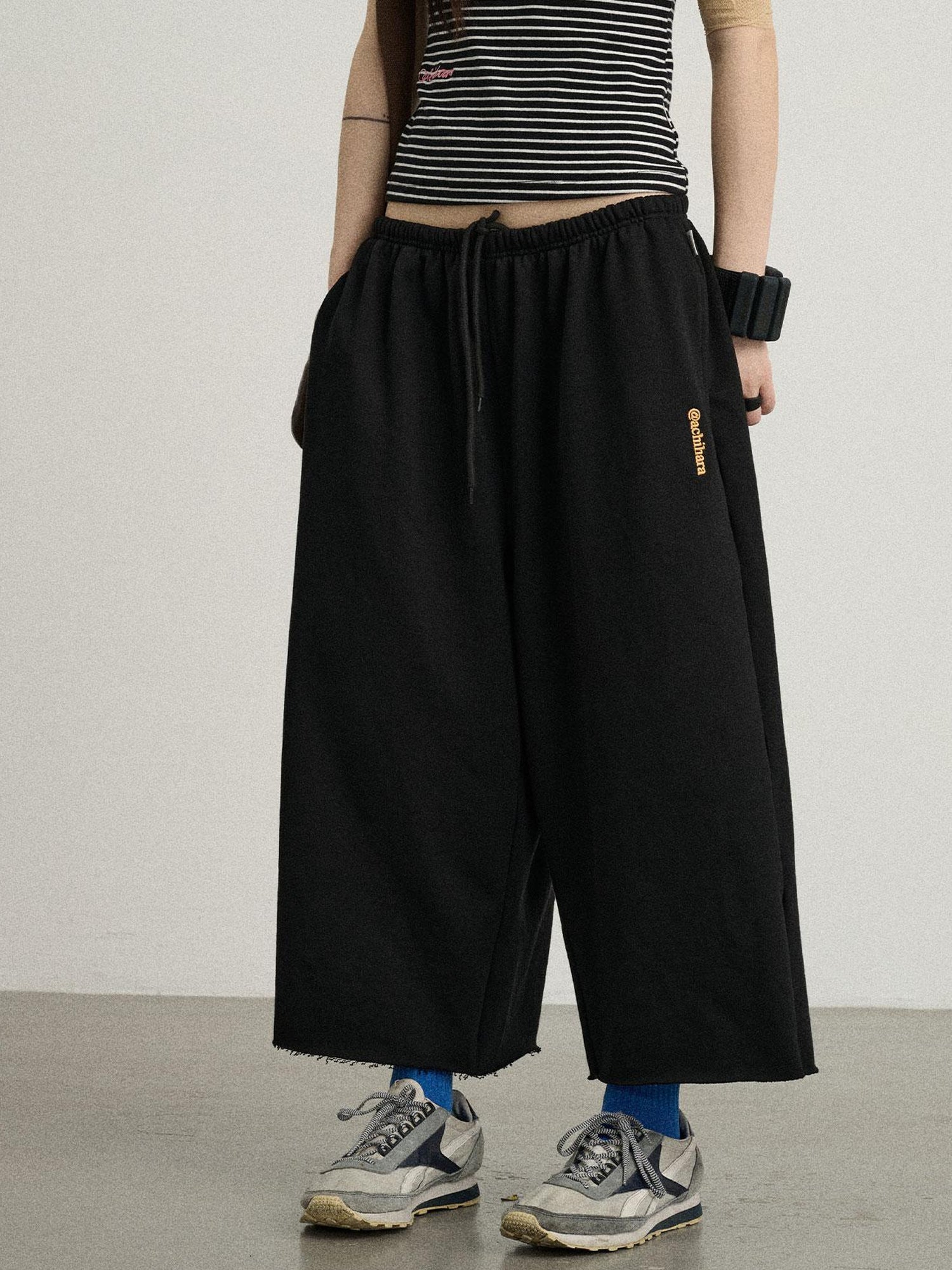 Achihara Achihara Distressed Hem Cargo Joggers