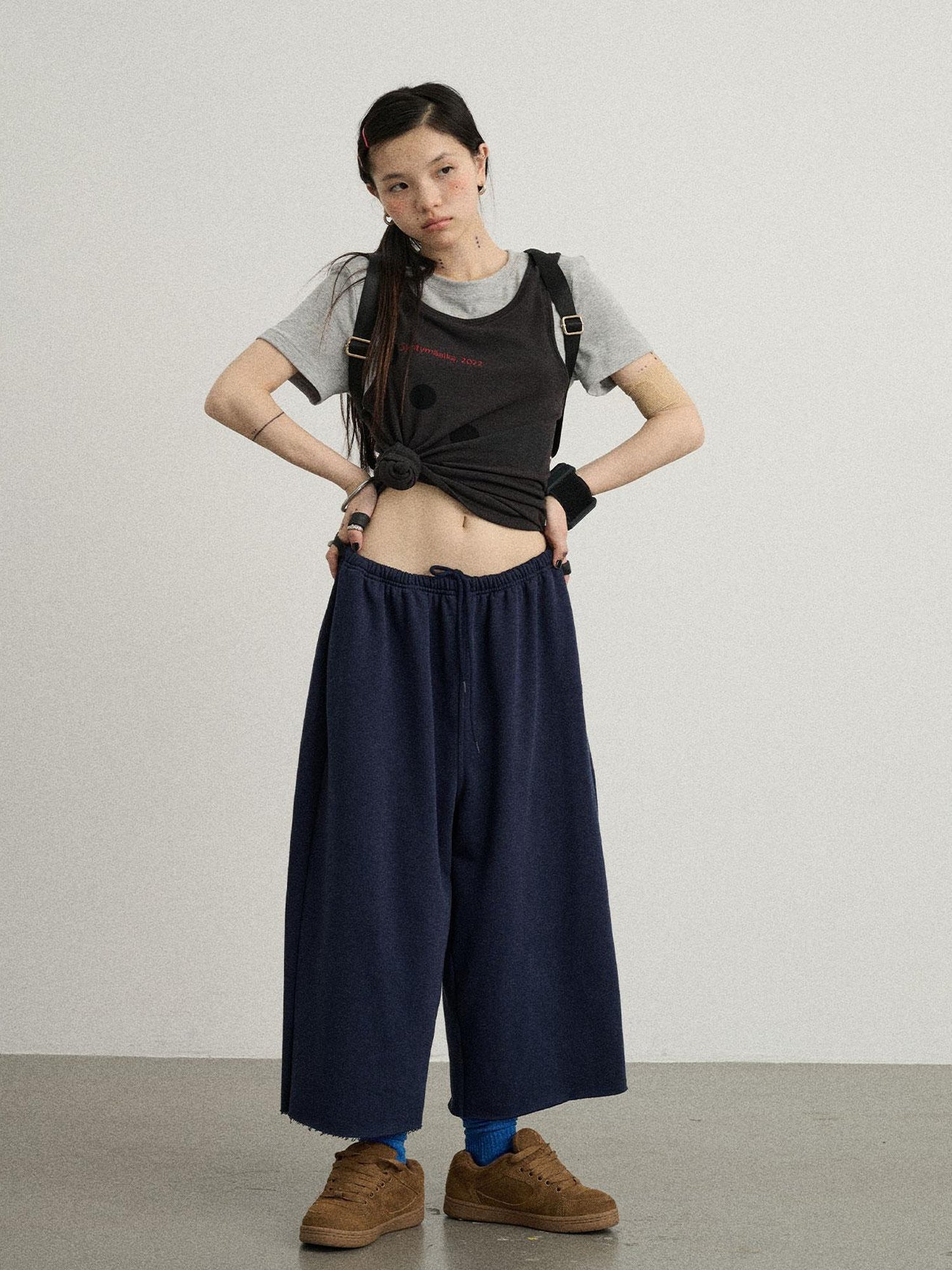 Achihara Achihara Distressed Hem Cargo Joggers