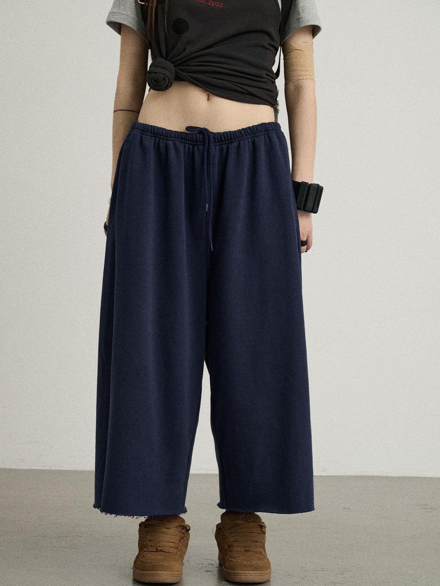 Achihara Achihara Distressed Hem Cargo Joggers