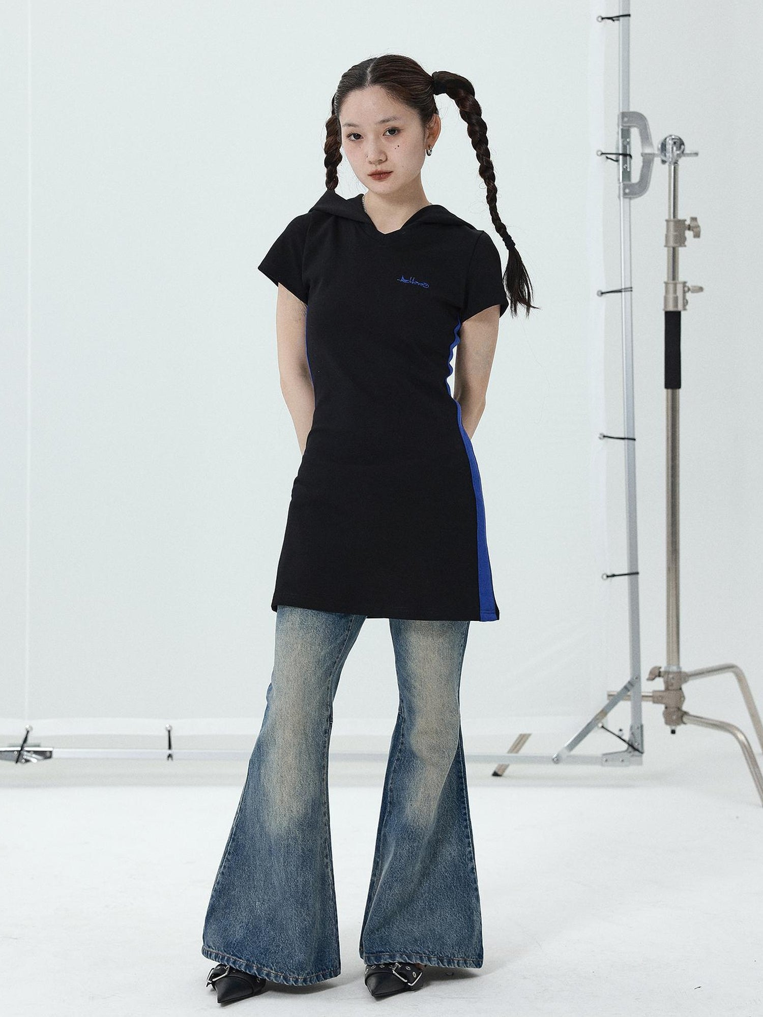 Achihara Achihara Low Rise Flared Wide Leg Jeans