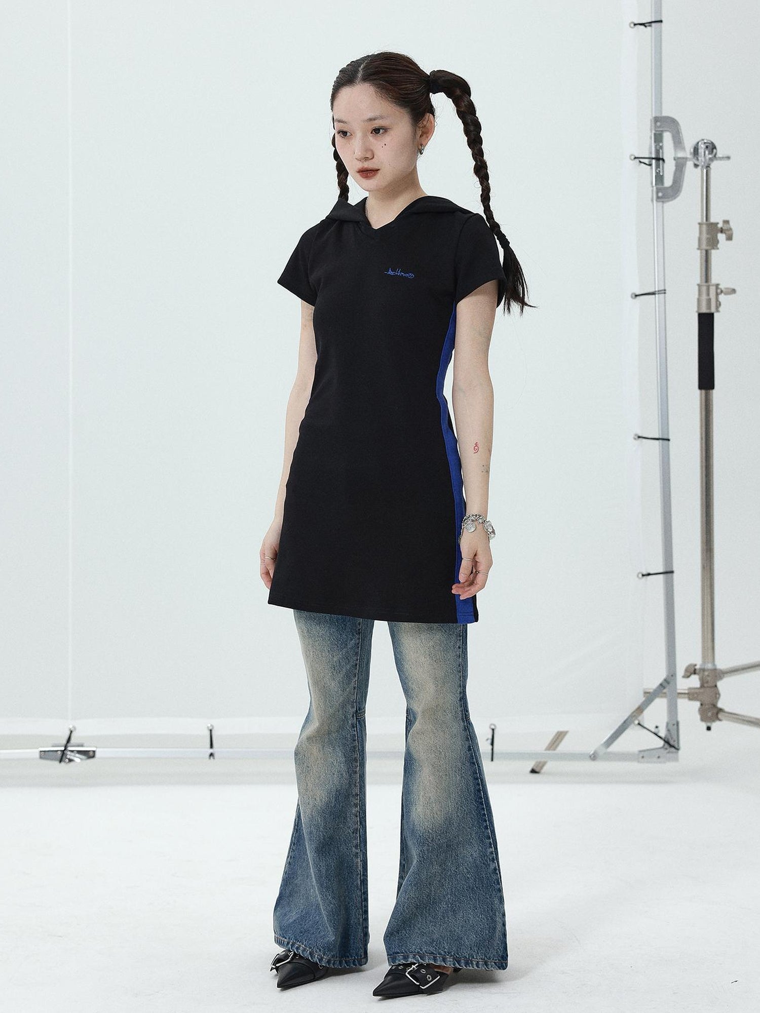 Achihara Achihara Low Rise Flared Wide Leg Jeans