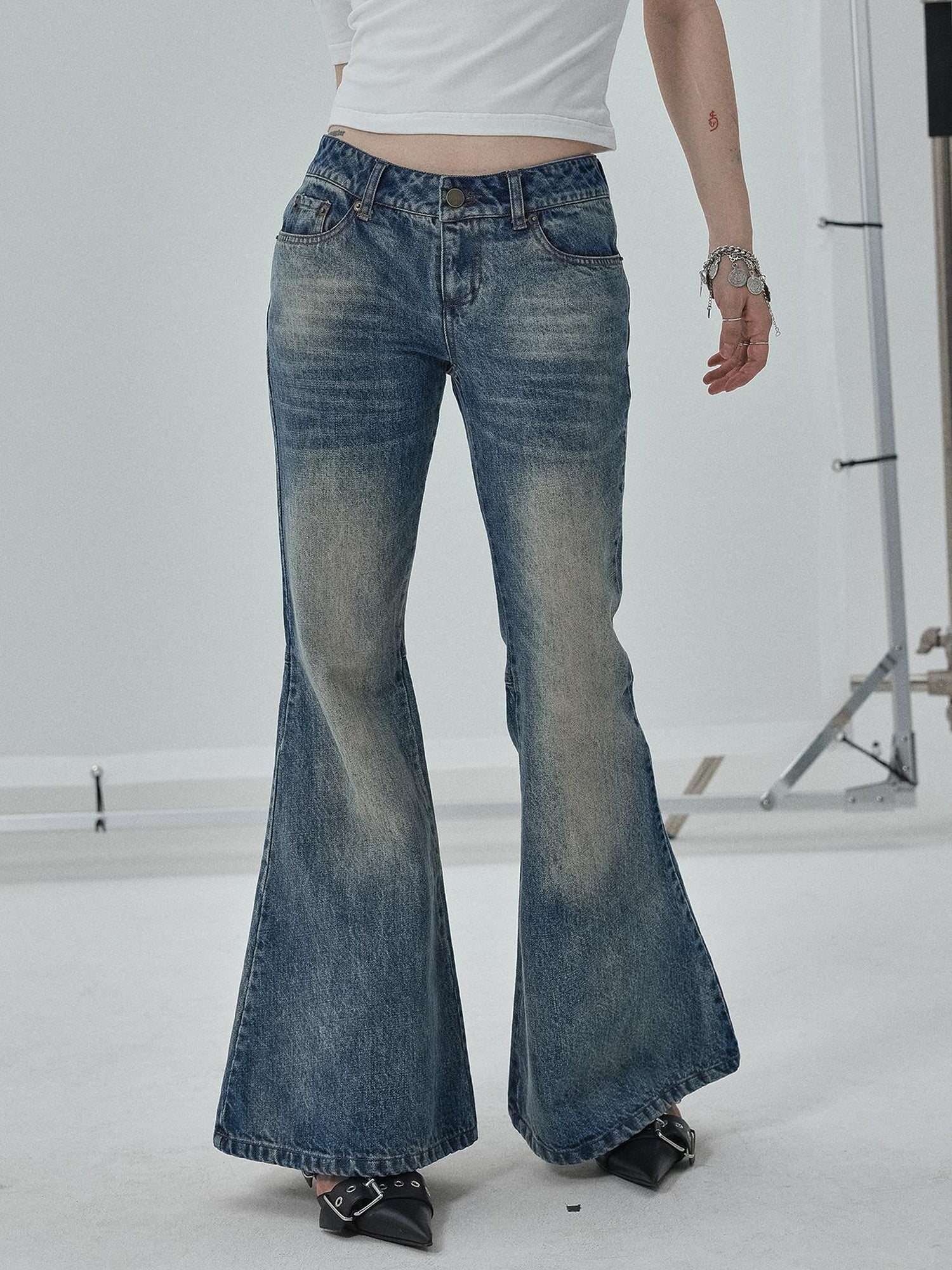 Achihara Achihara Low Rise Flared Wide Leg Jeans