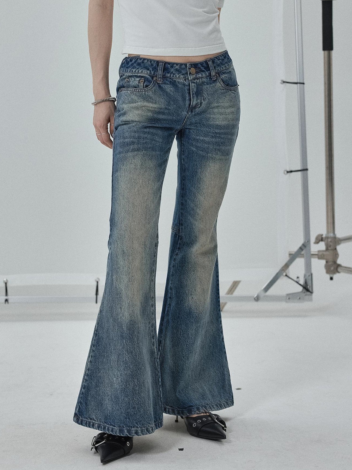 Achihara Achihara Low Rise Flared Wide Leg Jeans