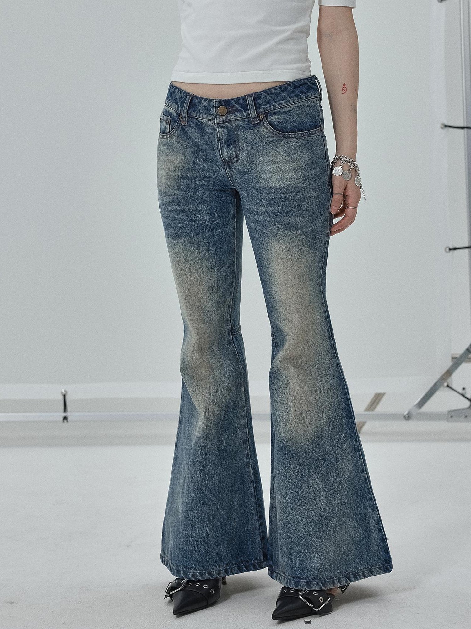 Achihara Achihara Low Rise Flared Wide Leg Jeans